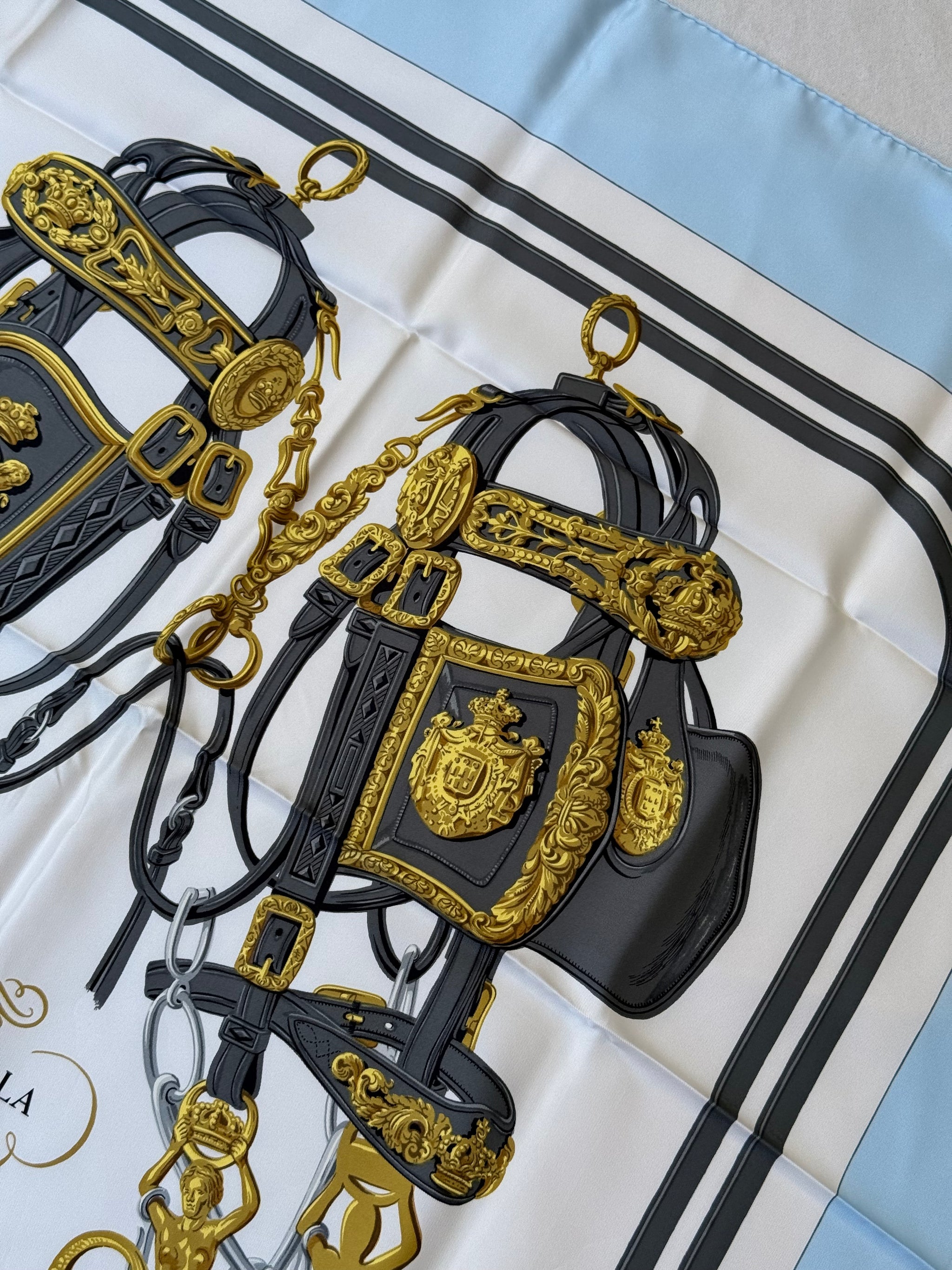 Foulard Hermès – Modèle Brides de Gala