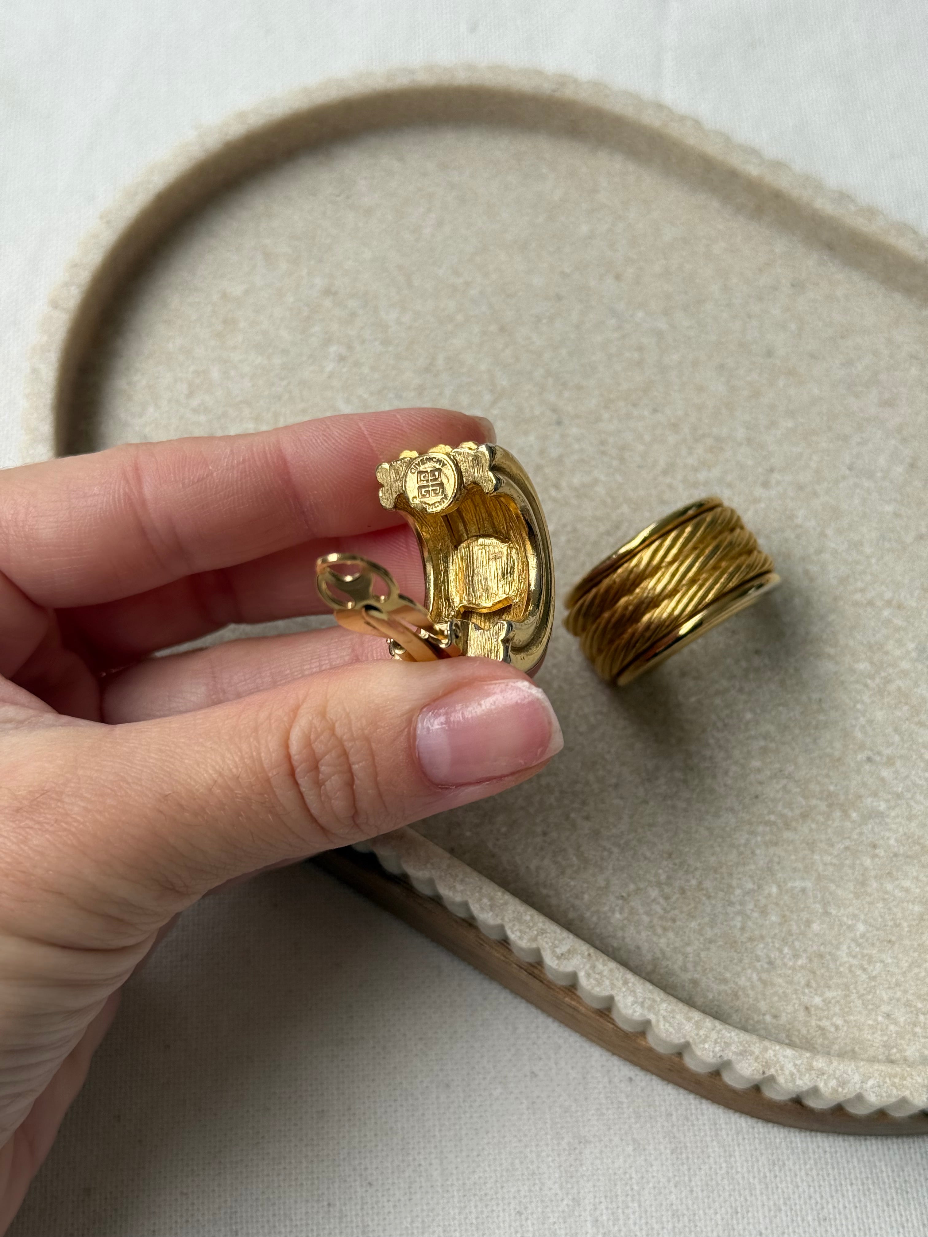 Boucles d’oreilles Givenchy vintage - Créoles épaisses dorés