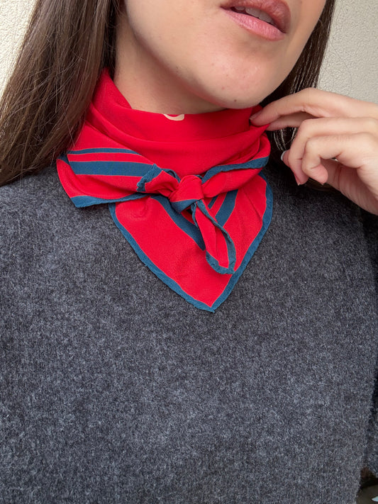 Foulard Yves Saint Laurent – Panthère rouge et marine
