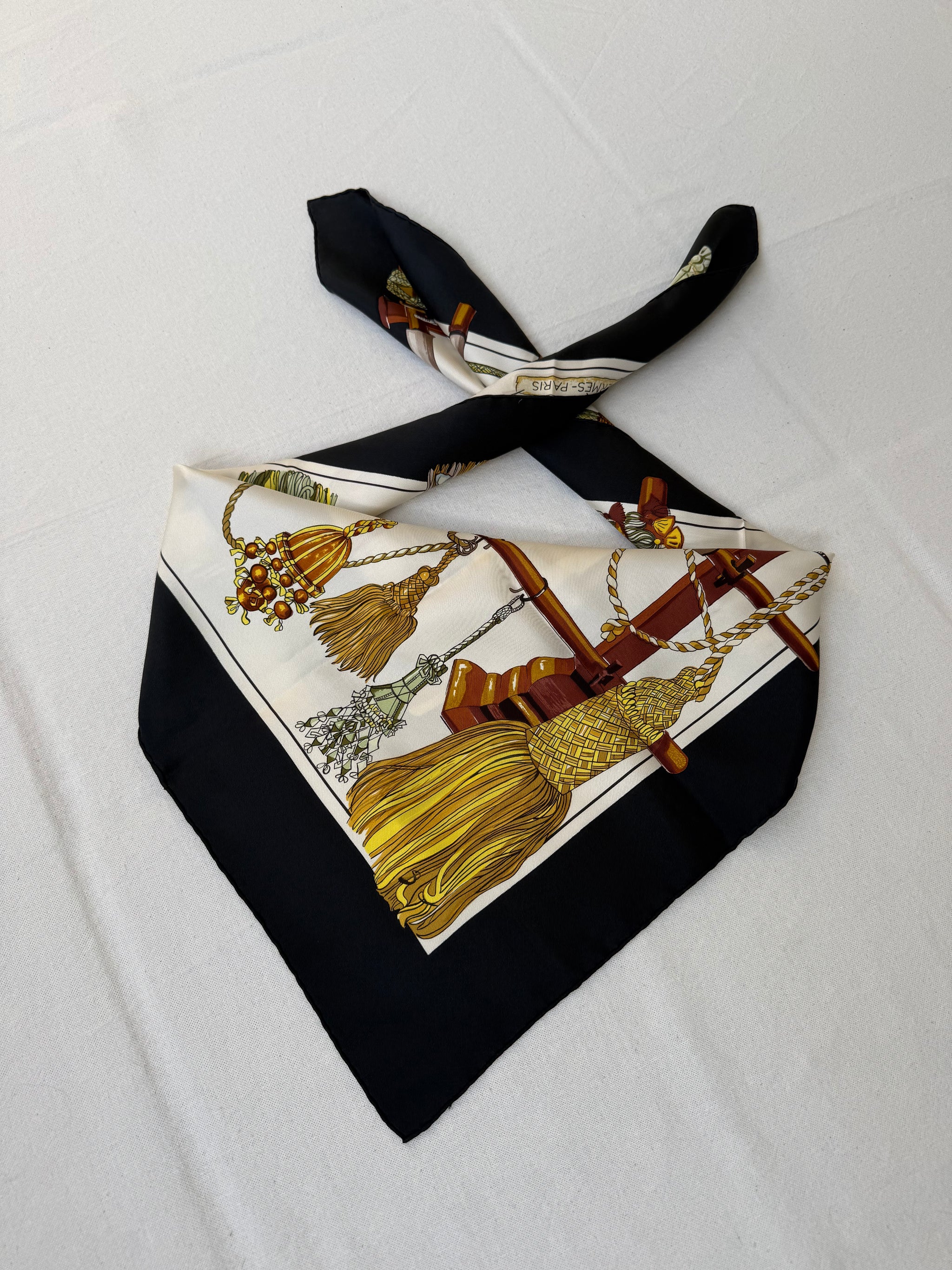 Foulard Hermès – Modèle Passementerie