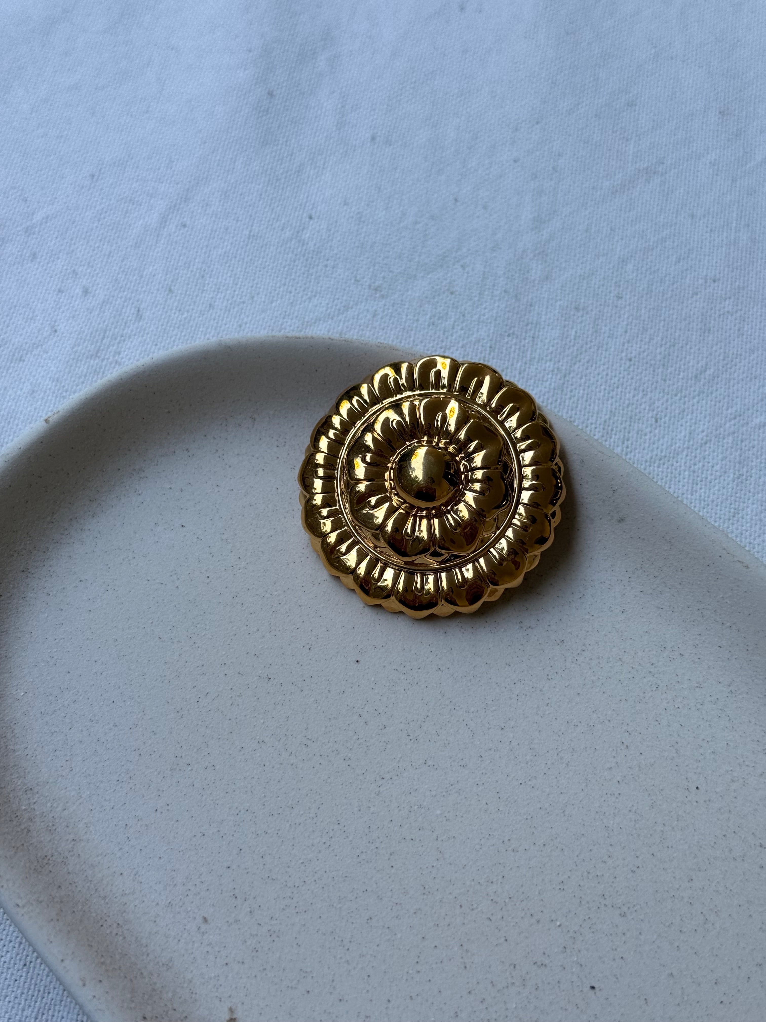Broche vintage - Motif floral doré