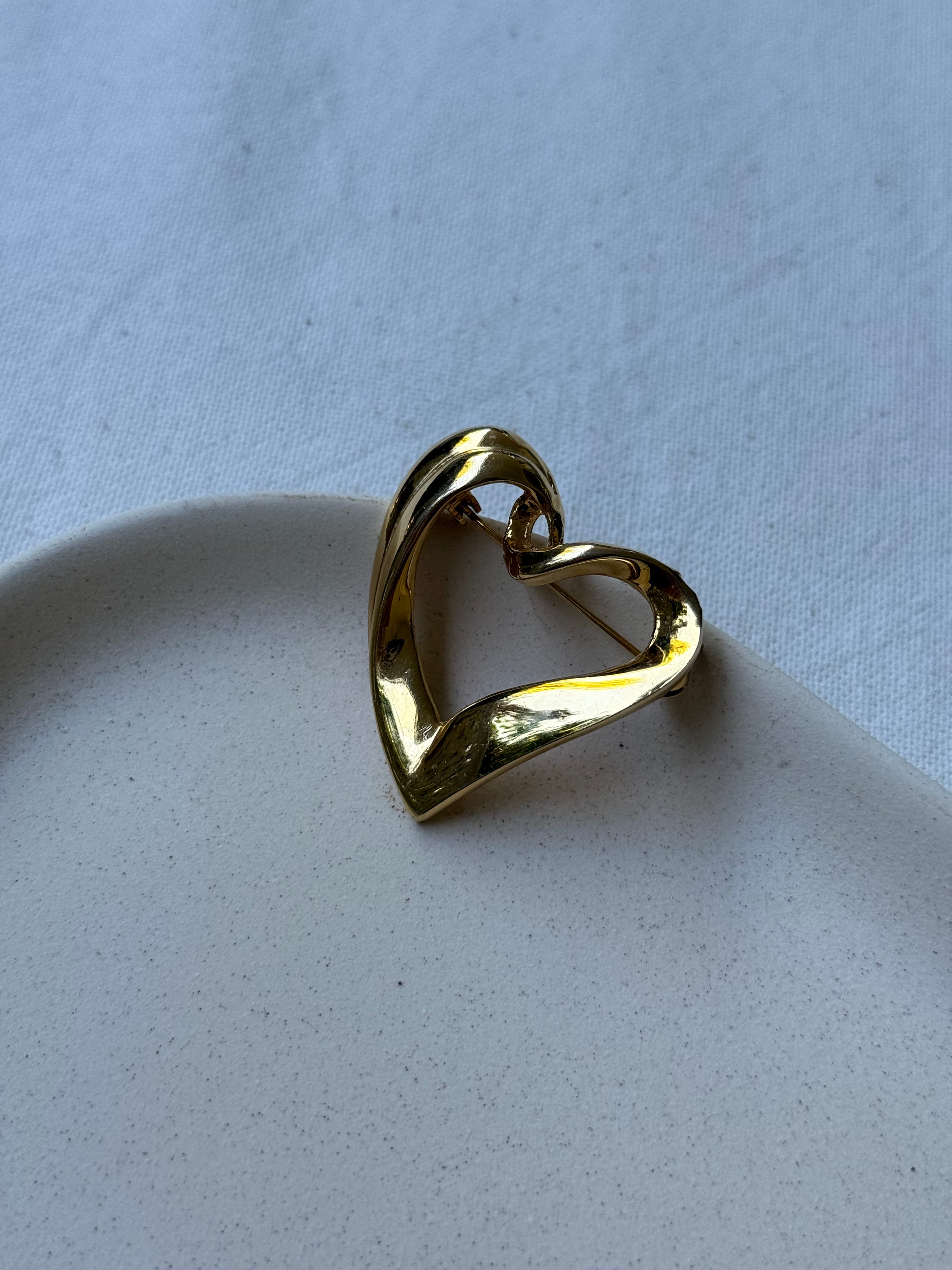 Broche vintage - Cœur ajouré doré
