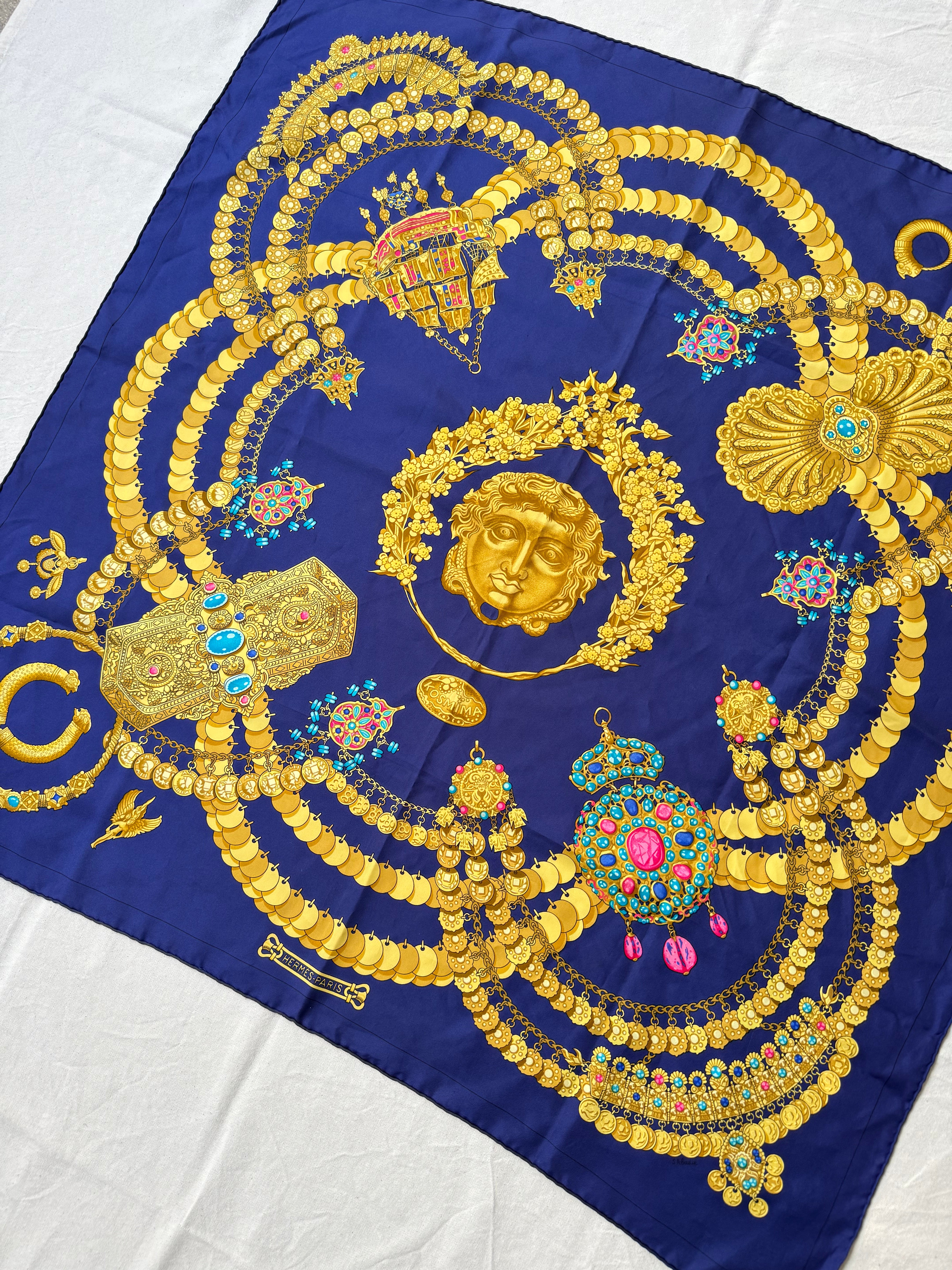 Foulard Hermès – Modèle Kosmima