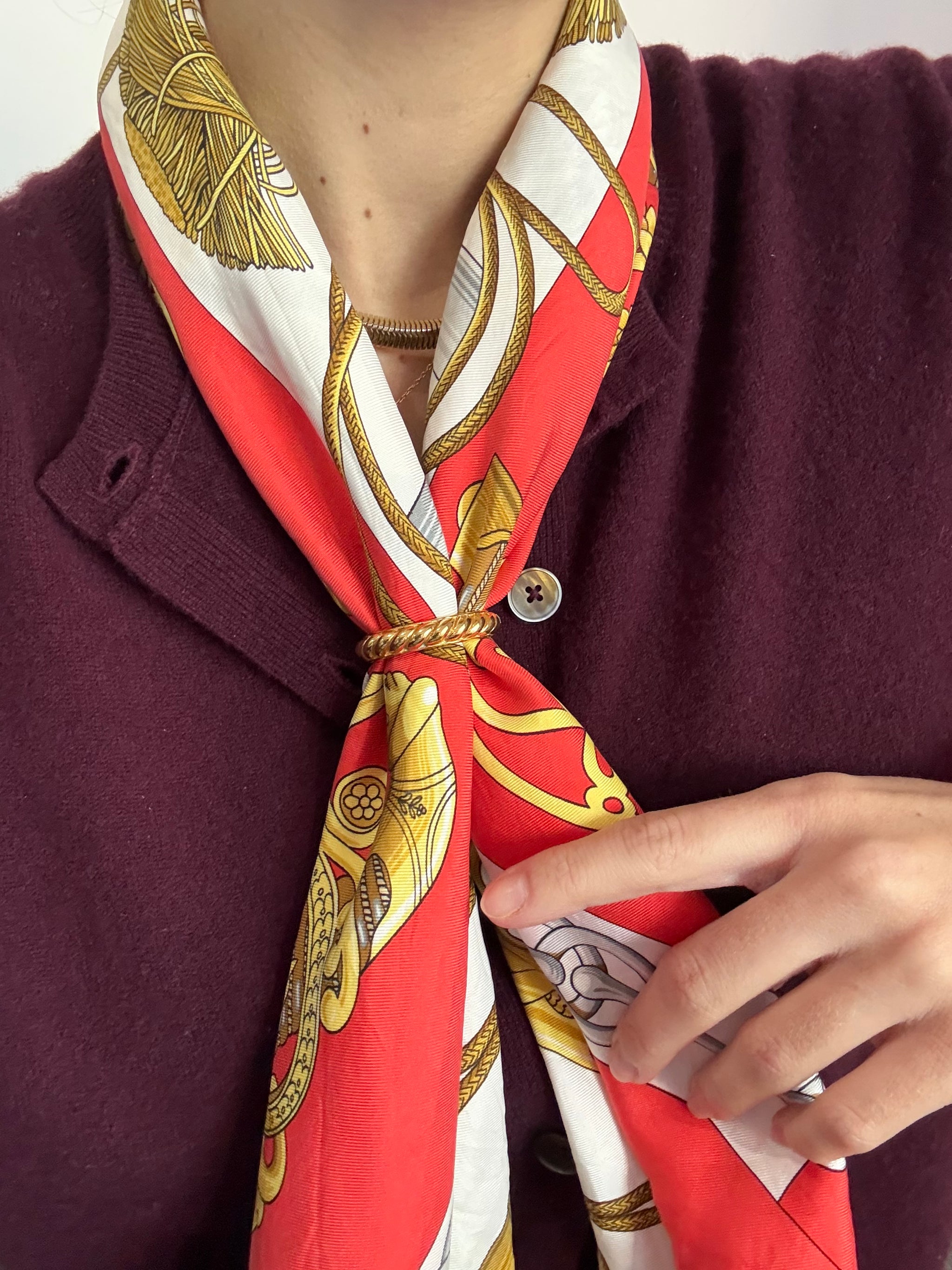 Anneau de foulard Hermès - modèle anneau torsadé doré