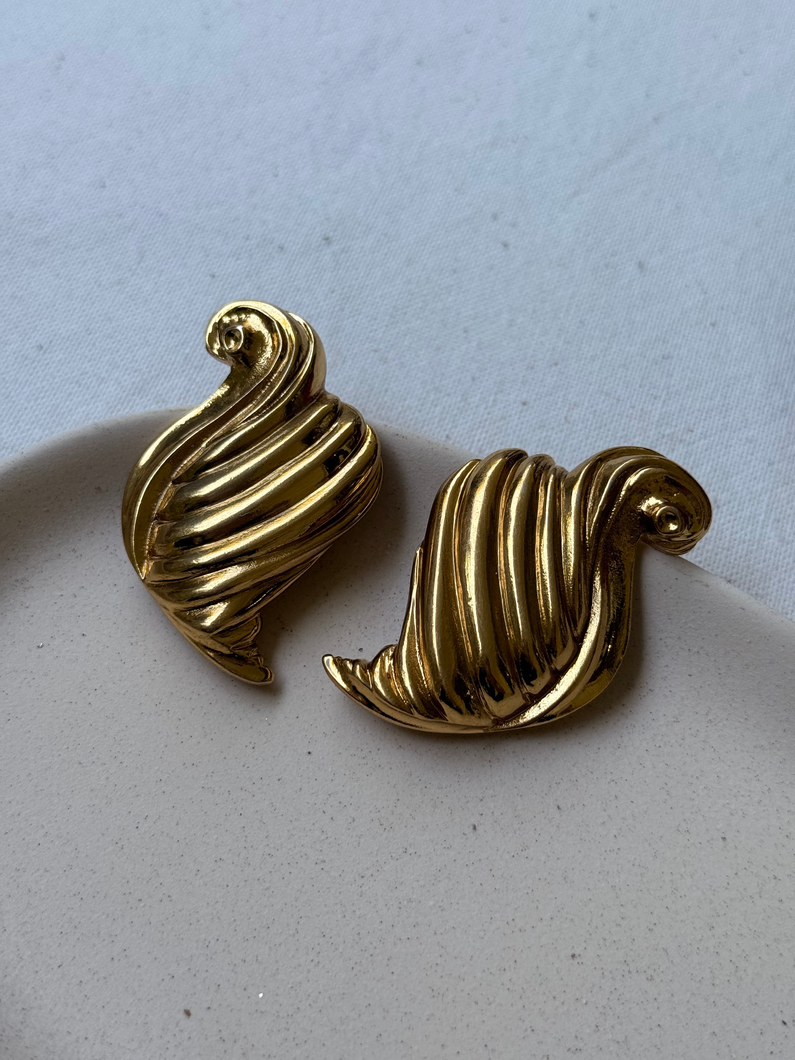 Boucles d’oreilles YSL vintage - Design drapé doré