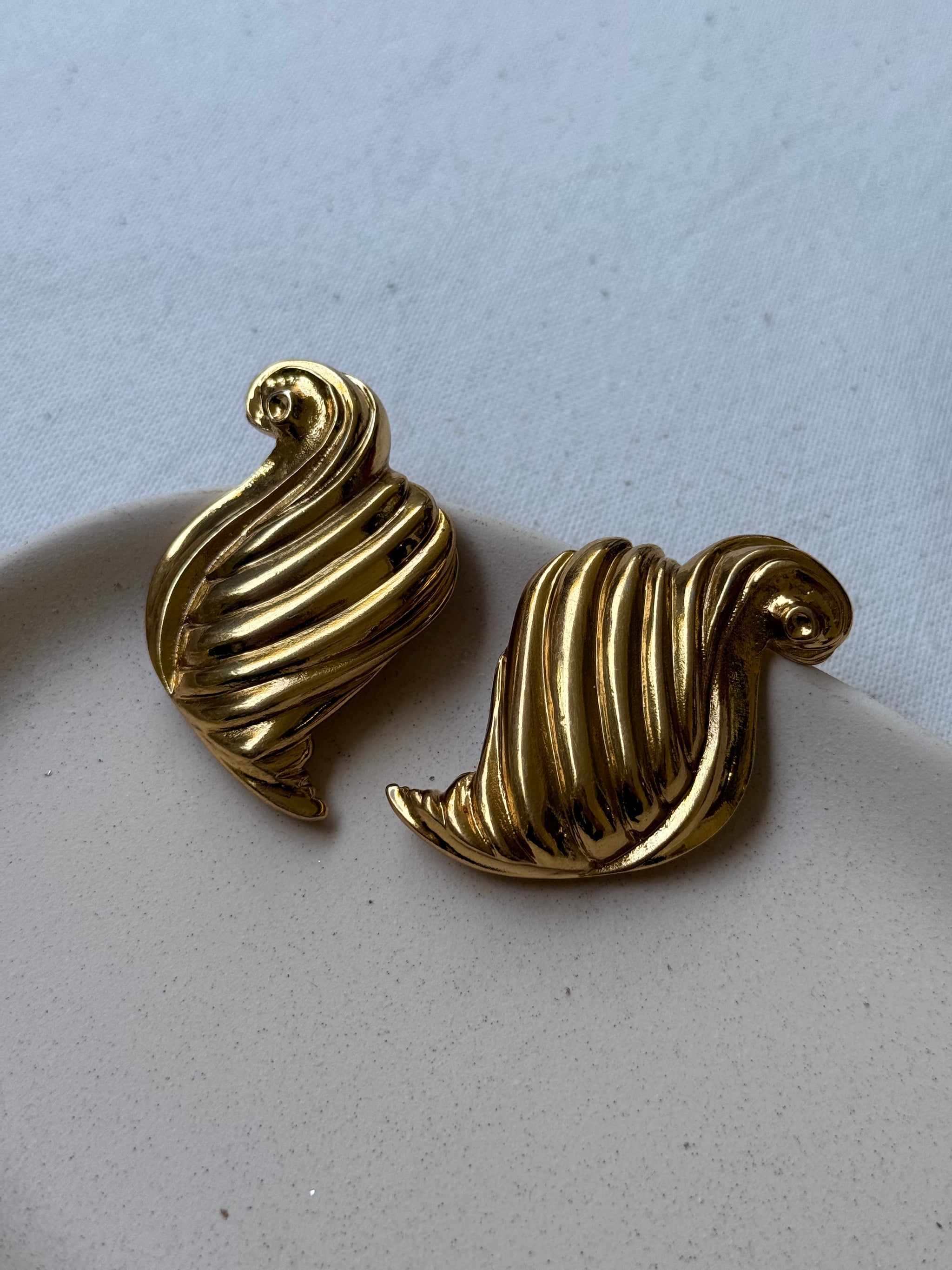 Boucles d’oreilles YSL vintage - Design drapé doré