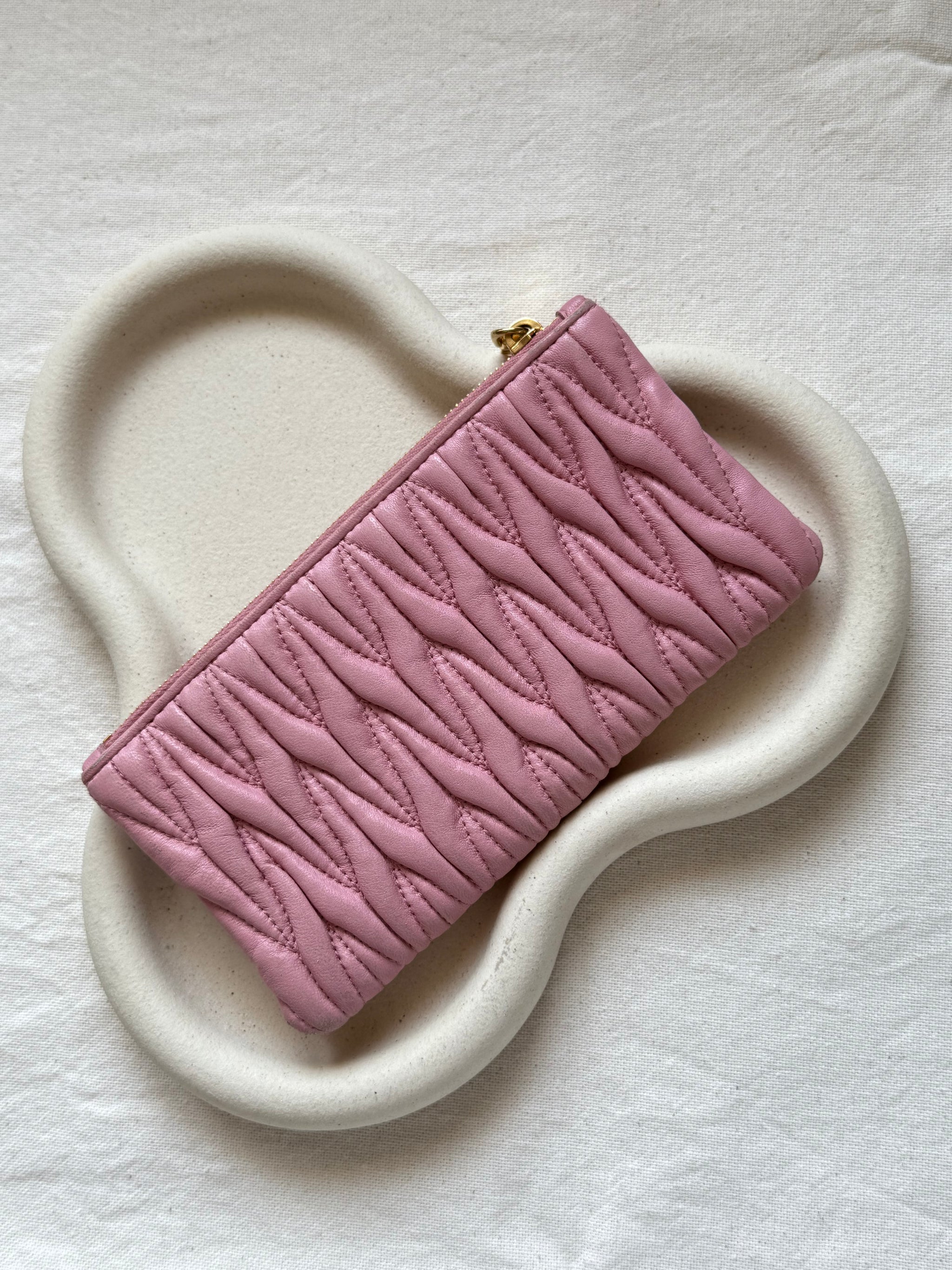 Pochette Miu Miu - Cuir matelassé rose