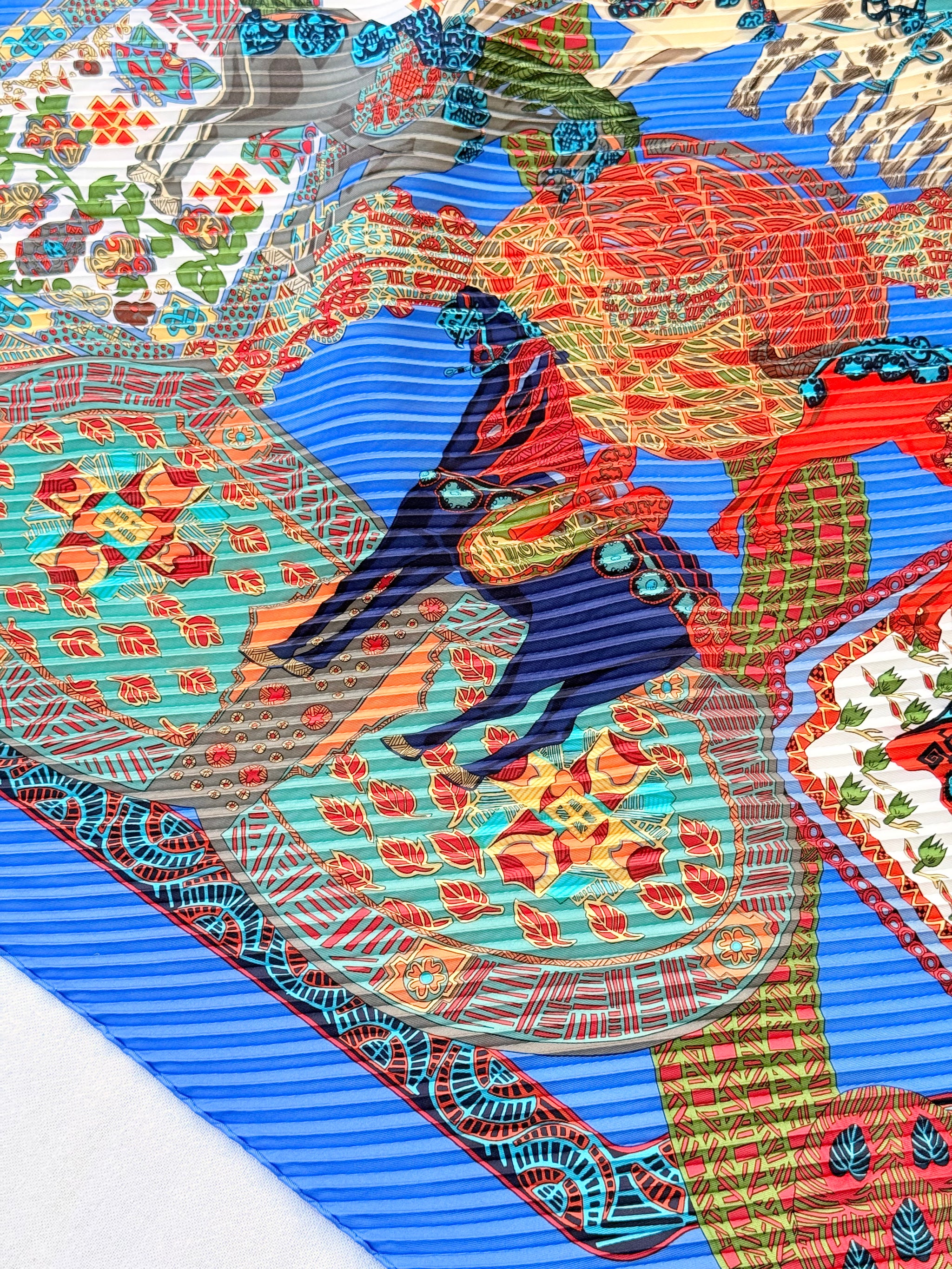 Foulard Hermès plissé – Modèle L’Art des Steppes