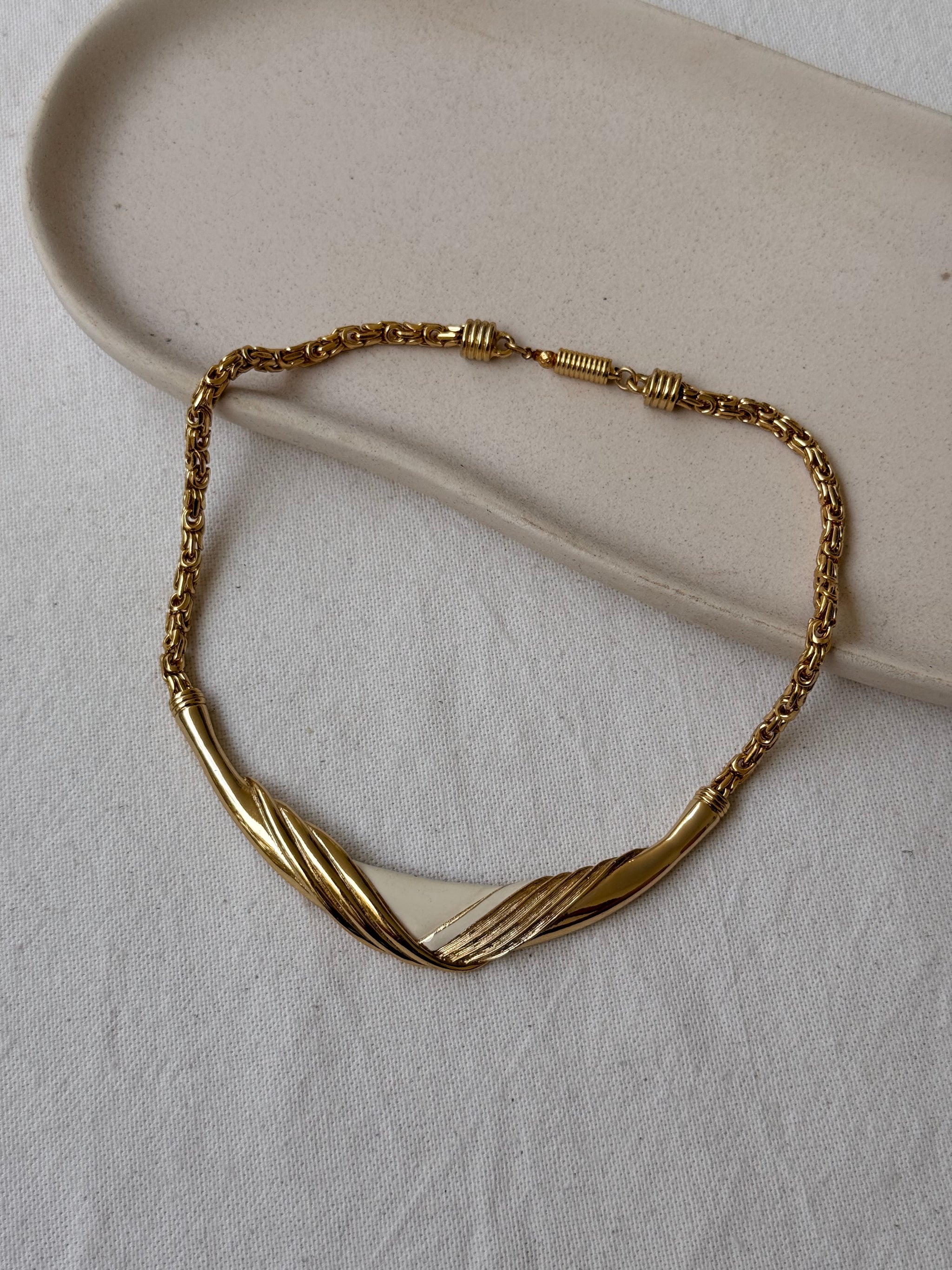 Collier Helena Rubinstein vintage - Plastron émaillé ivoire