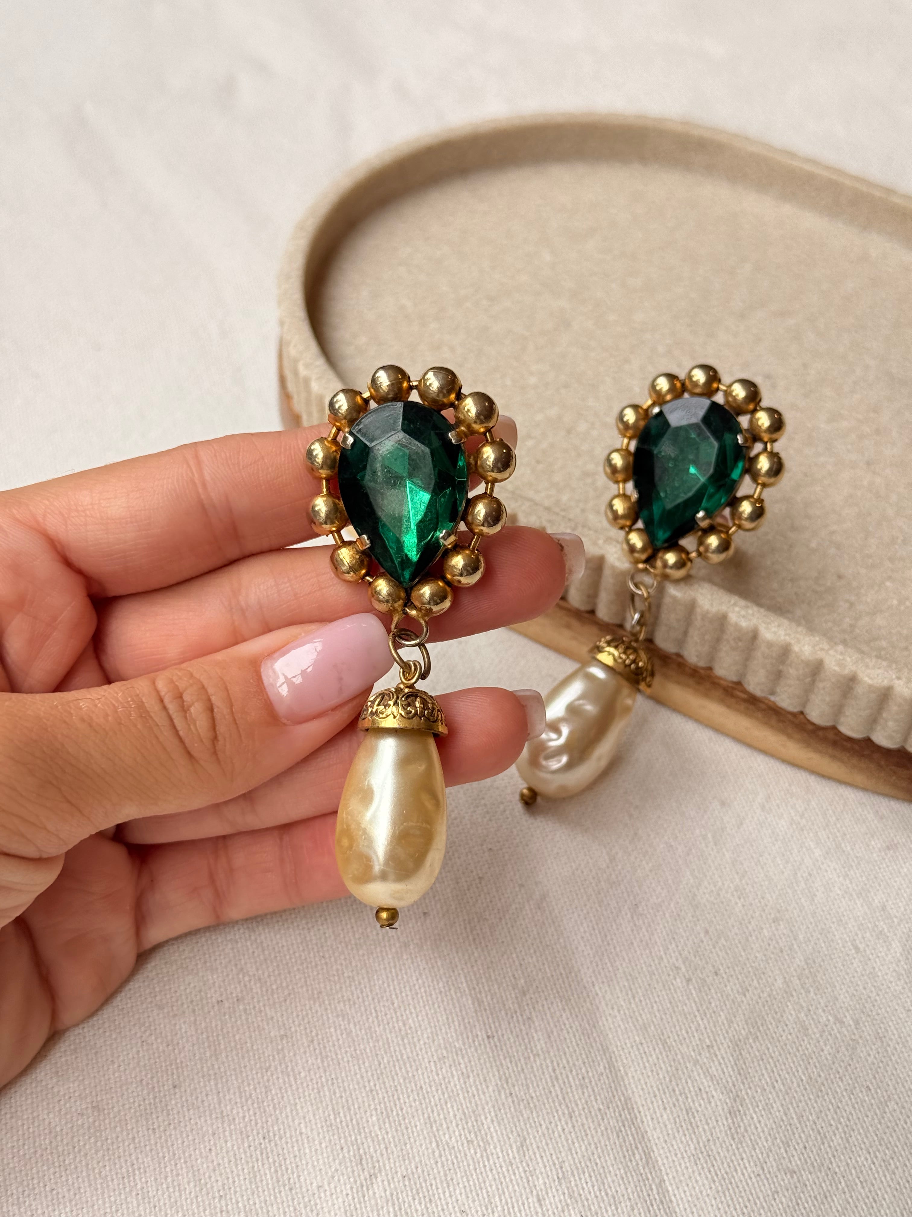Boucles d’oreilles vintage - Pierres vert émeraude et perles nacrées