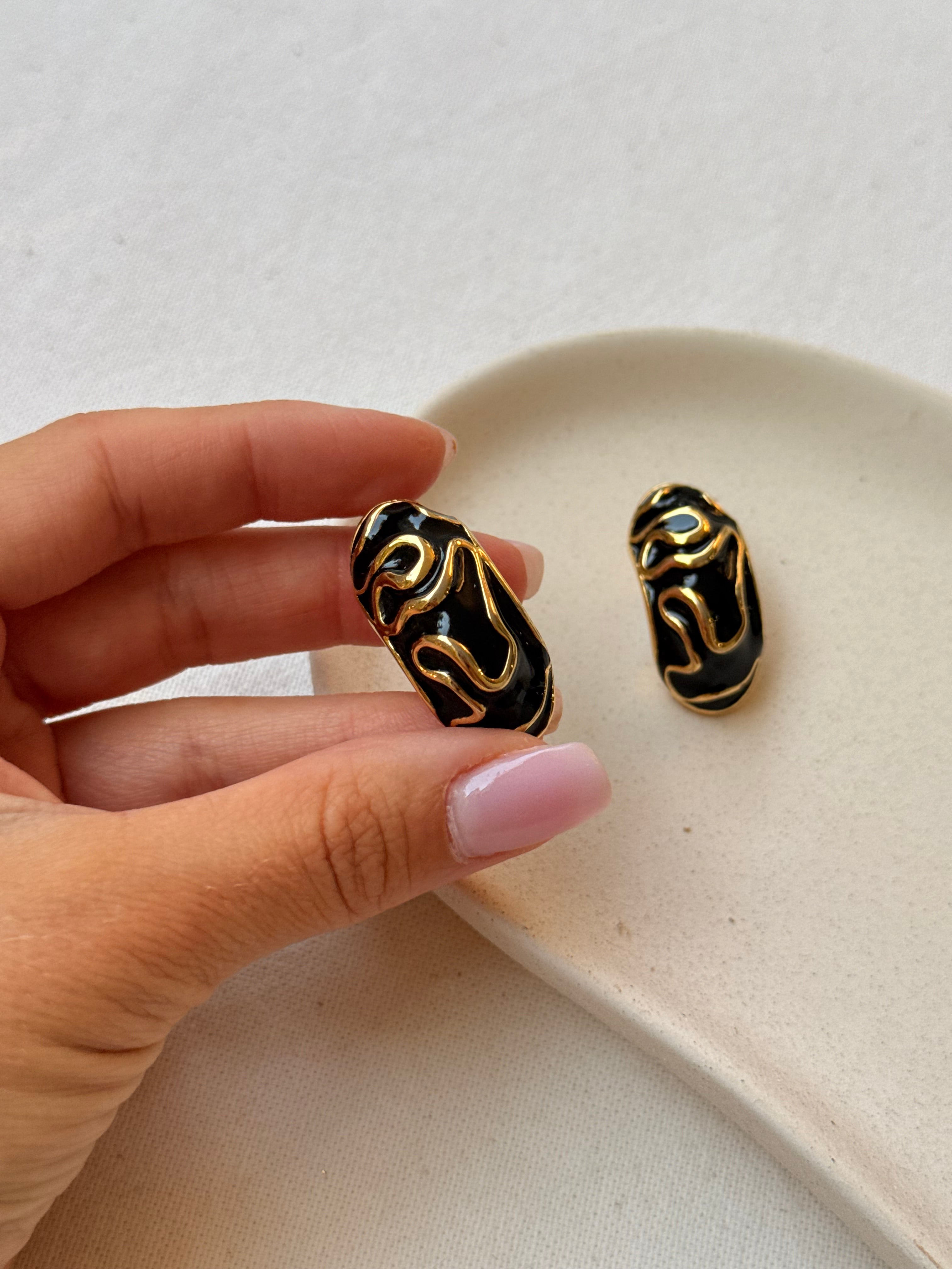 Boucles d’oreilles vintage - Créoles émail noir