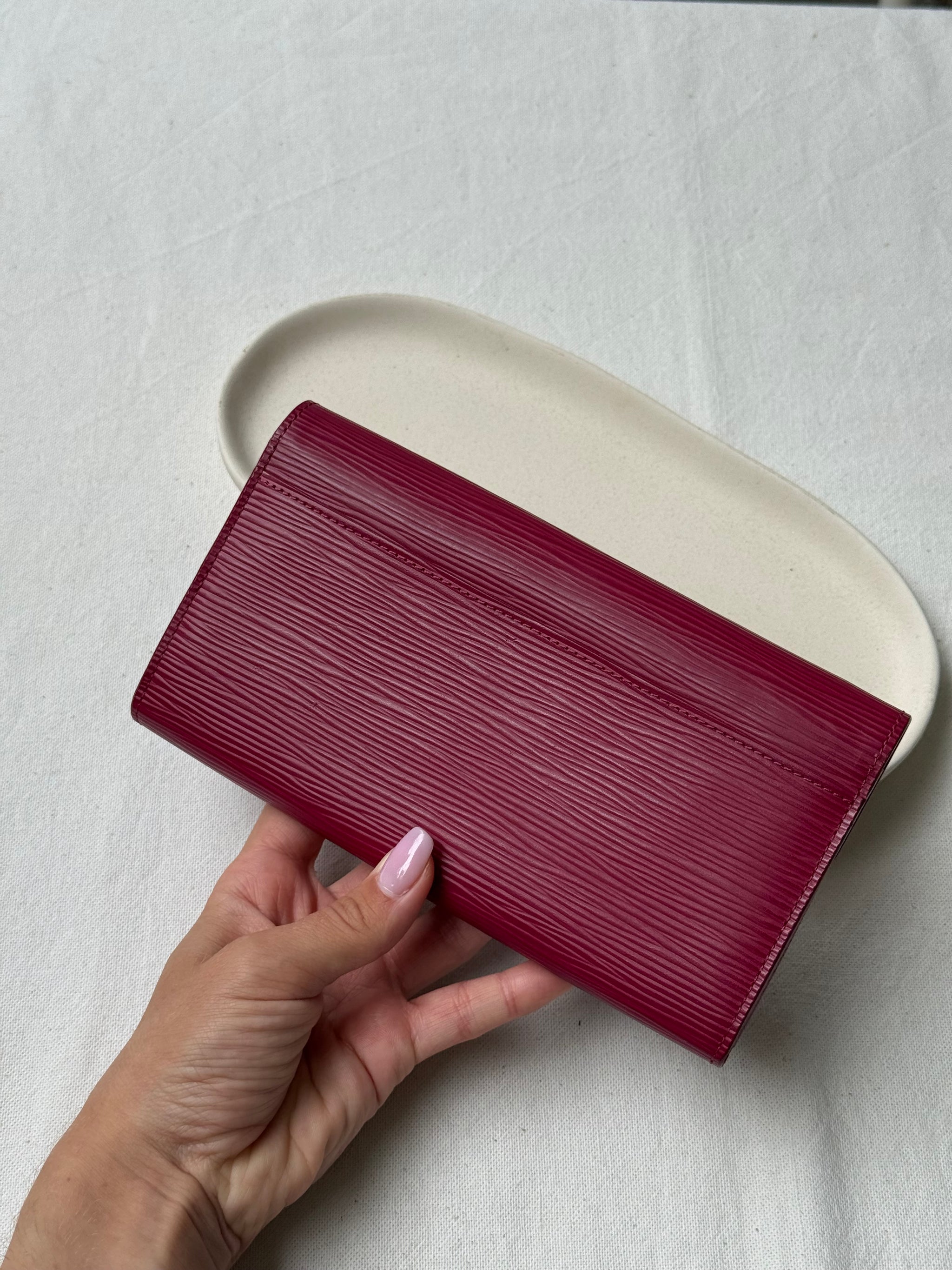 Portefeuille Louis Vuitton - Modèle Sarah cuir épi framboise