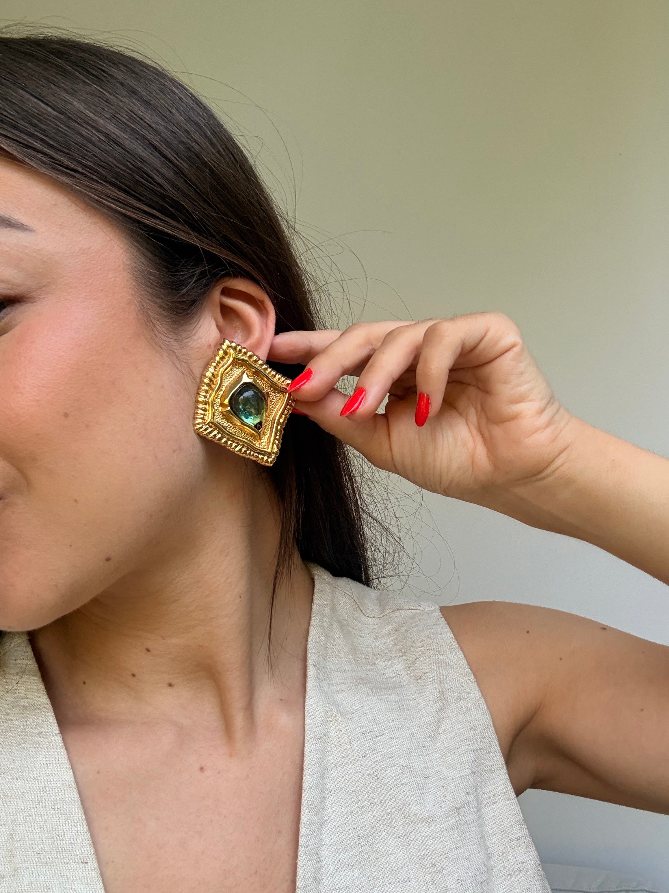Boucles d’oreilles Scherrer vintage - Cabochons verts