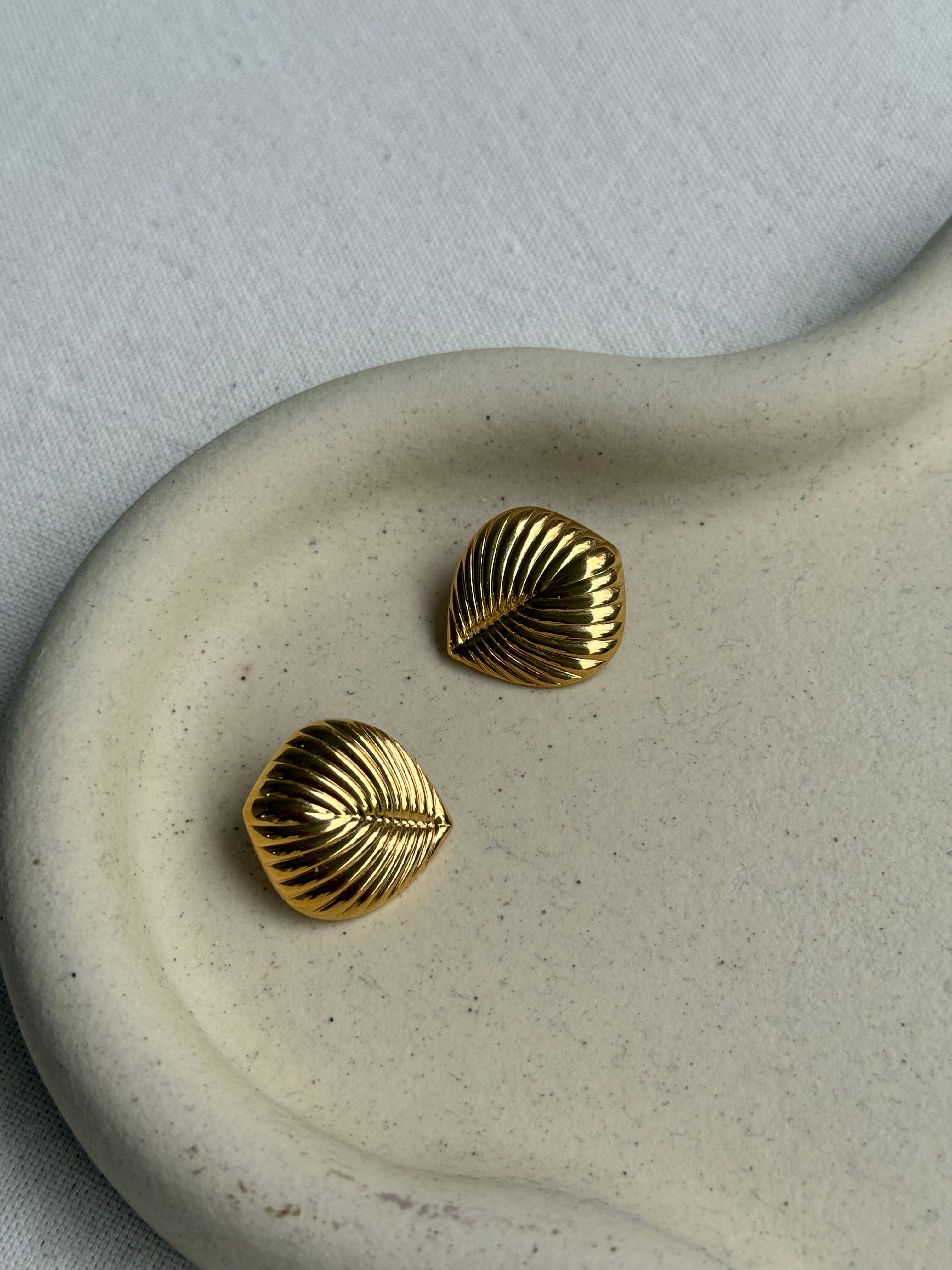 Boucles d’oreilles vintage - Feuilles dorées rainurées
