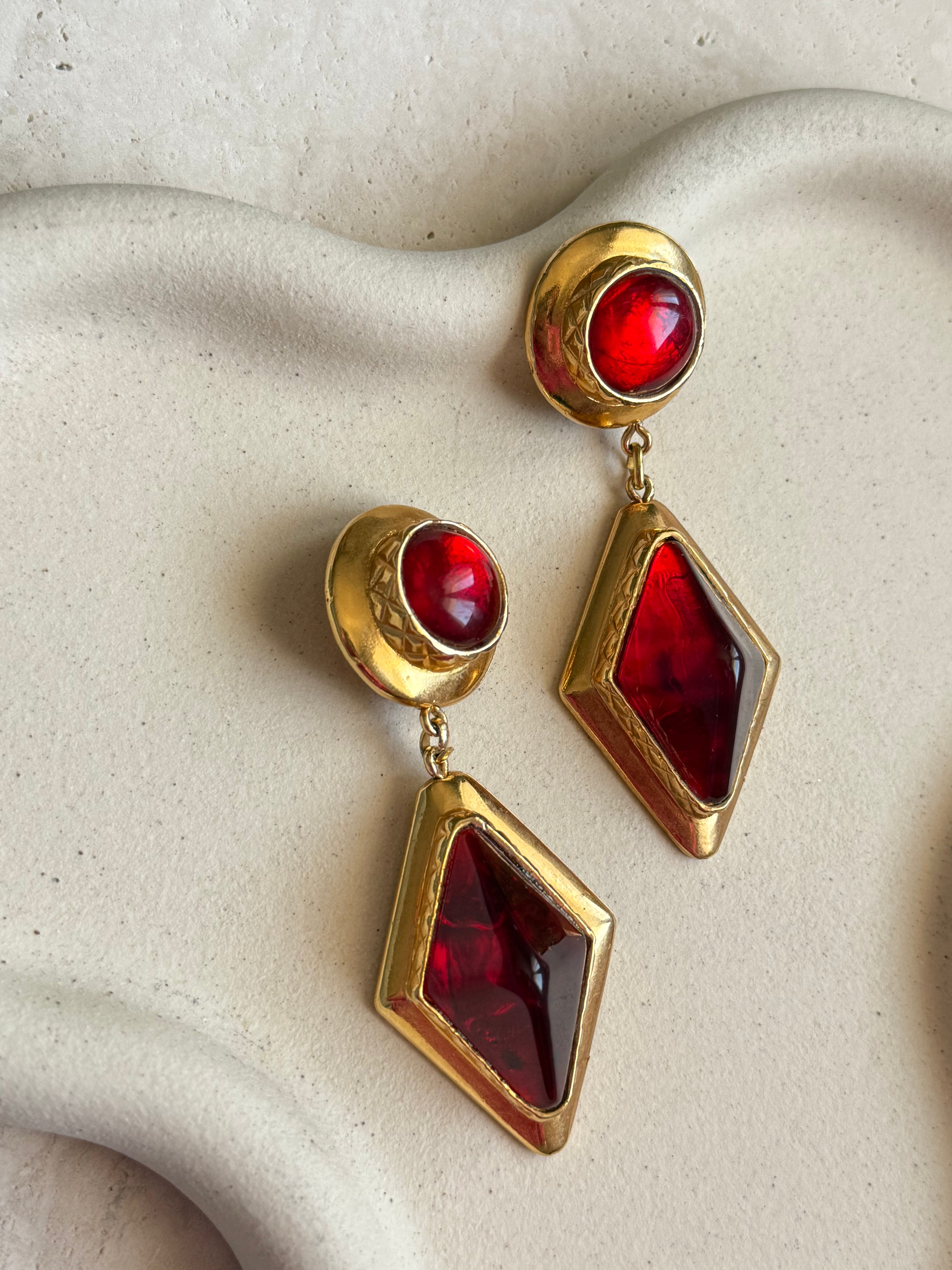 Boucles d’oreilles XXL en résine rouge