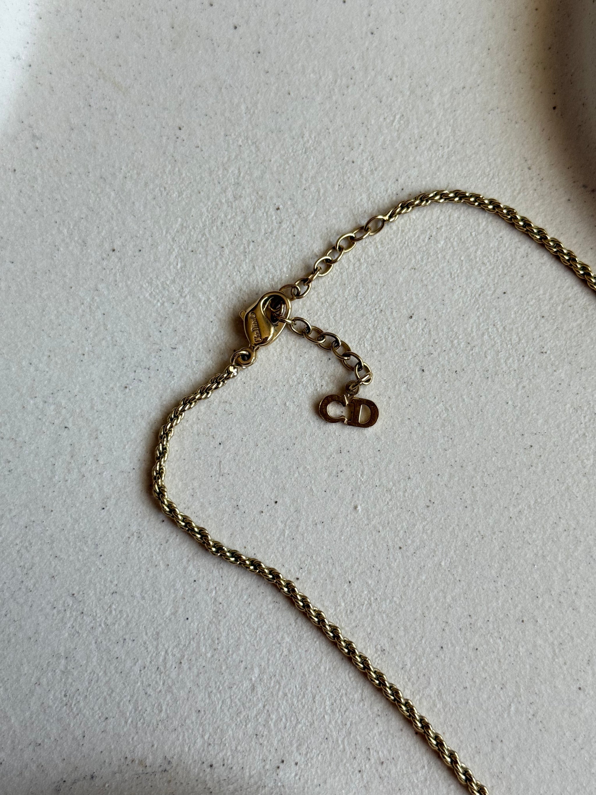 Collier Christian Dior vintage - médaillon Dior strass