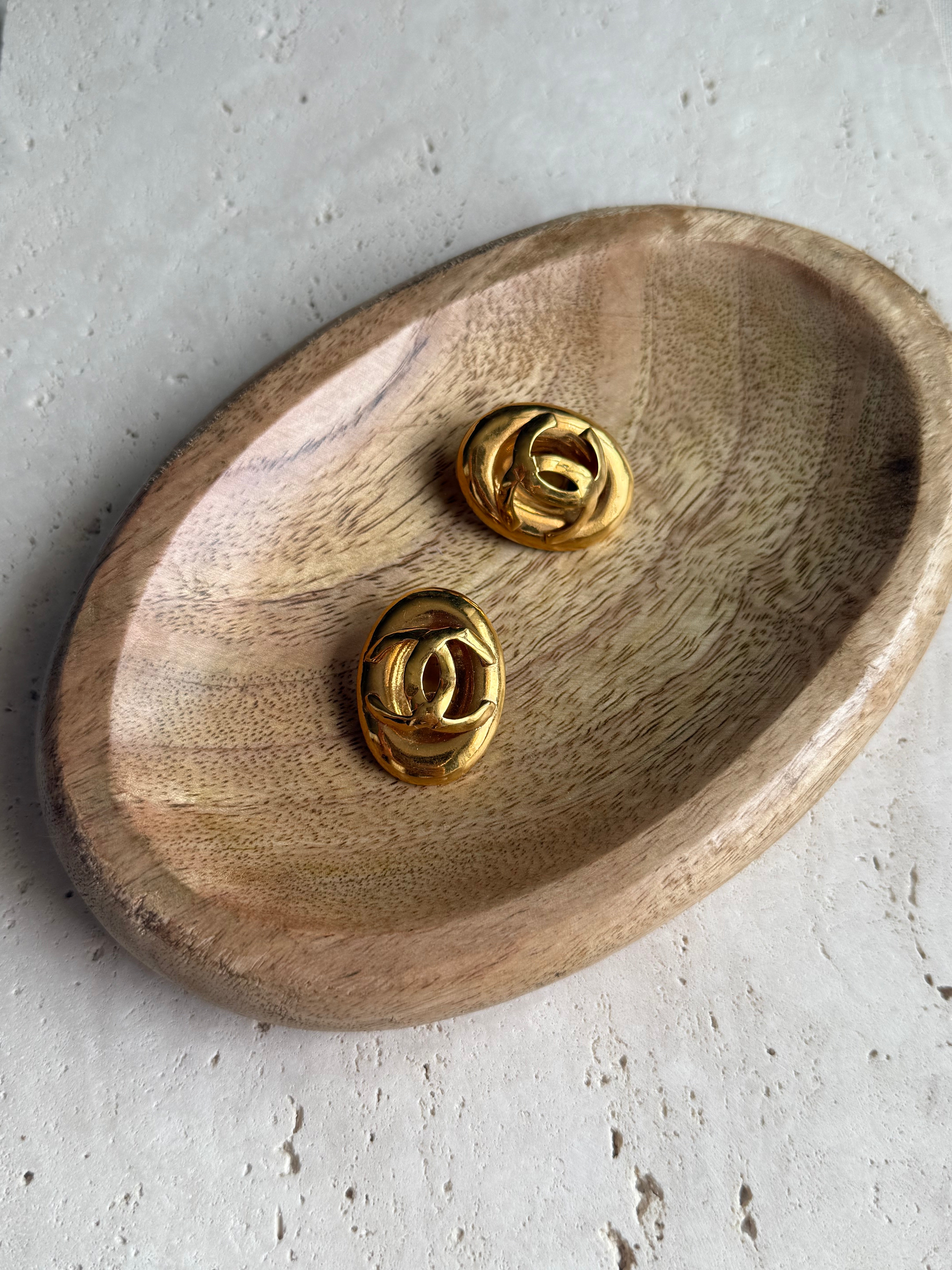 Boucles d’oreilles Chanel vintage - Ovales CC