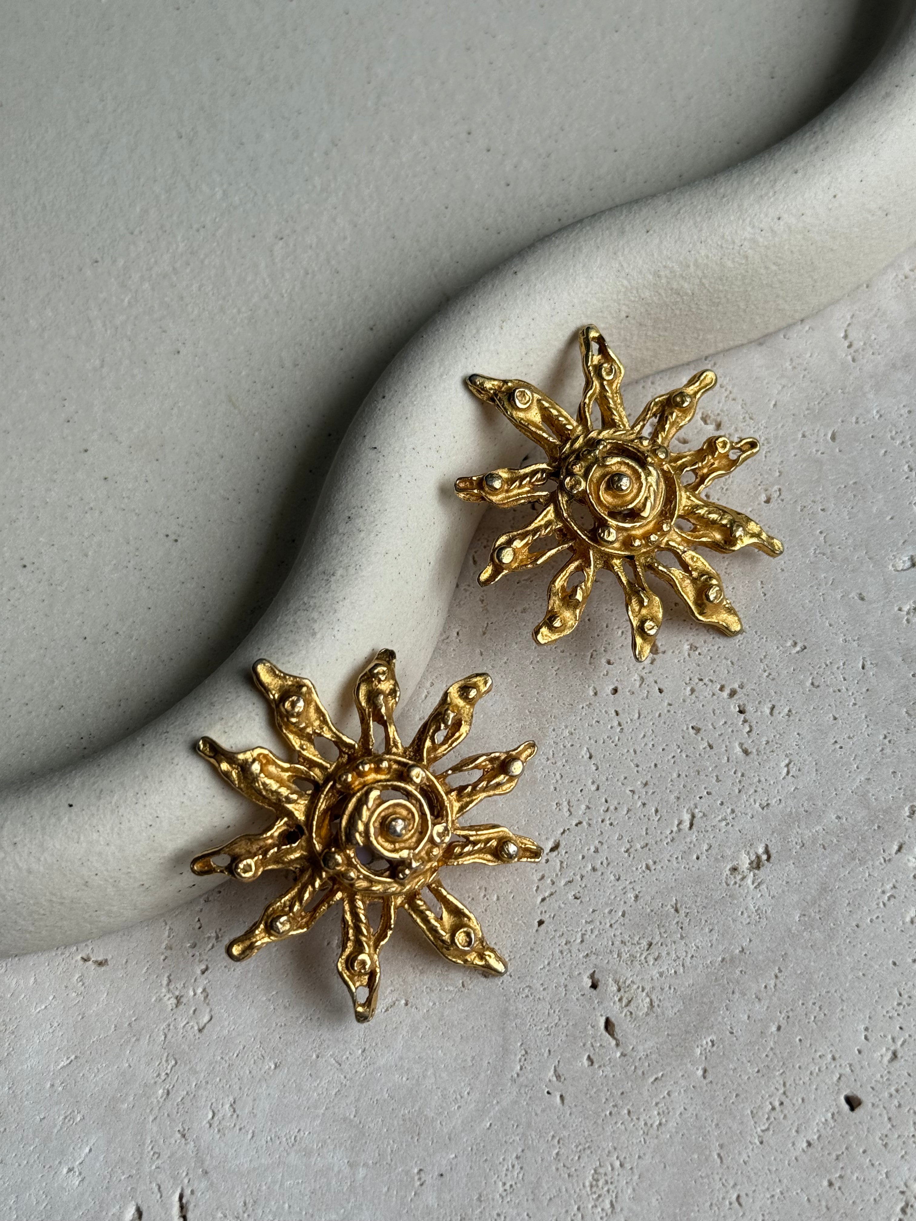 Boucles d'oreilles Christian Lacroix - Grand soleils dorés