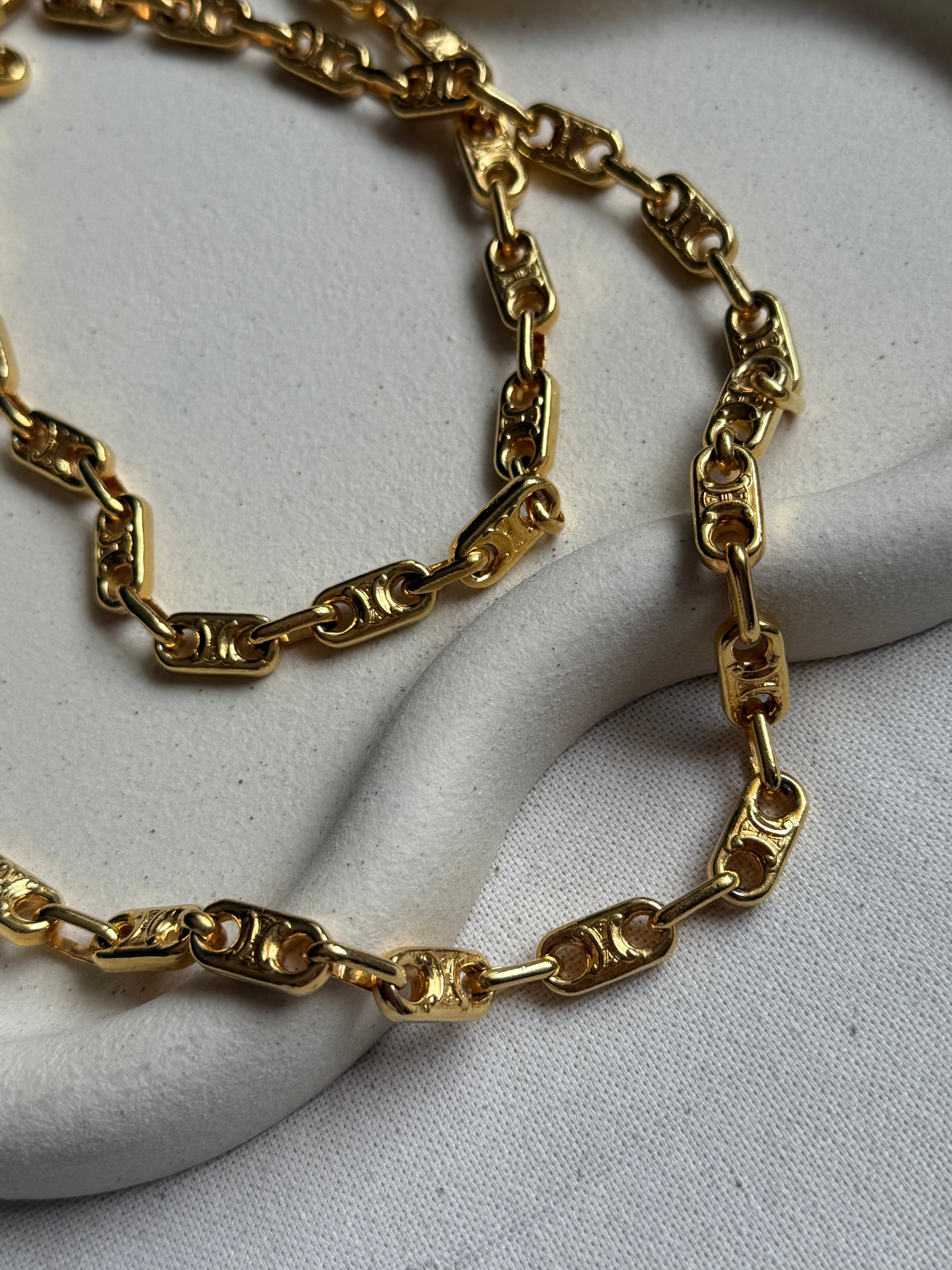 Sautoir Céline vintage – maillons triomphe dorés