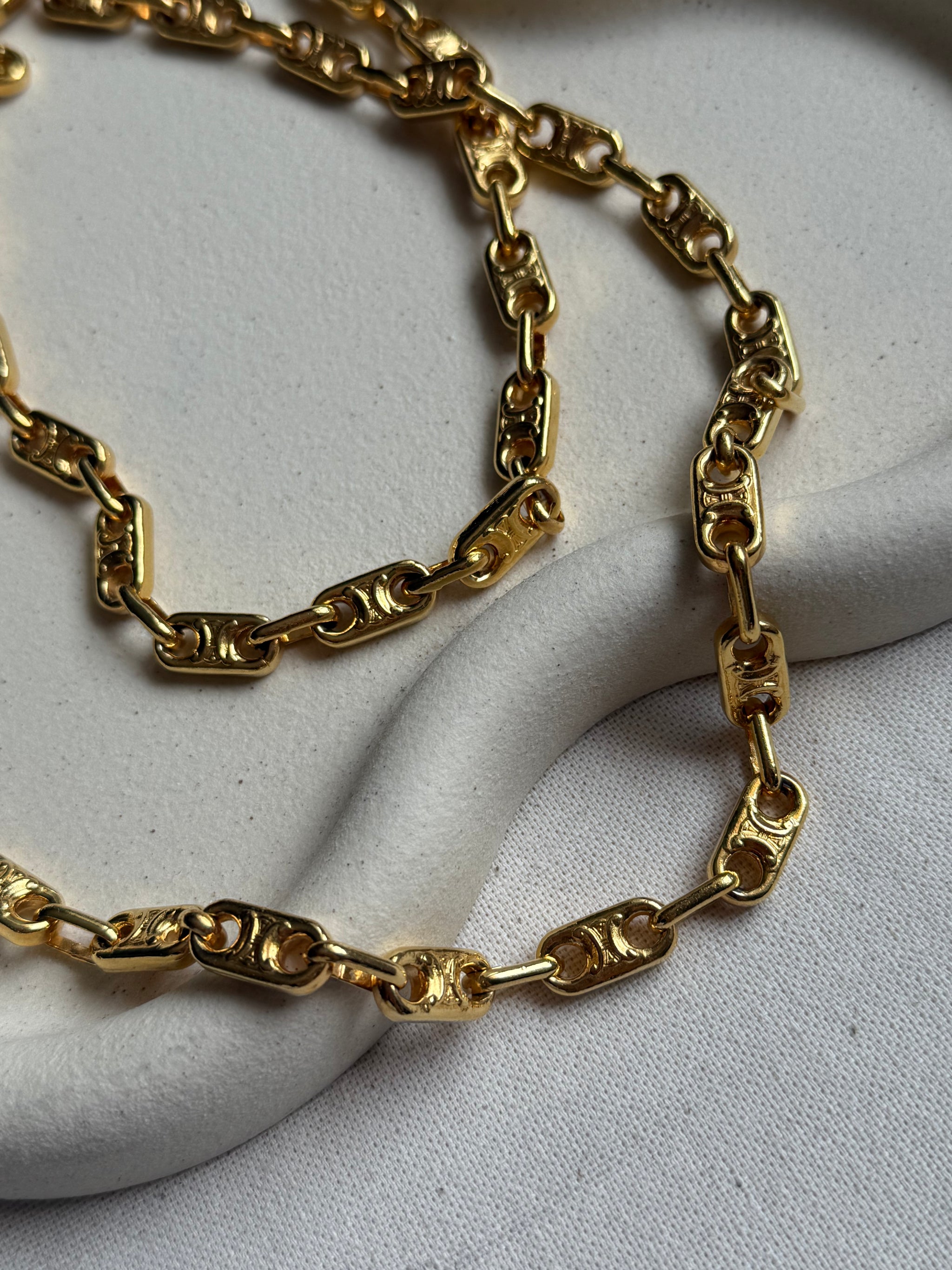Sautoir Céline vintage – maillons triomphe dorés