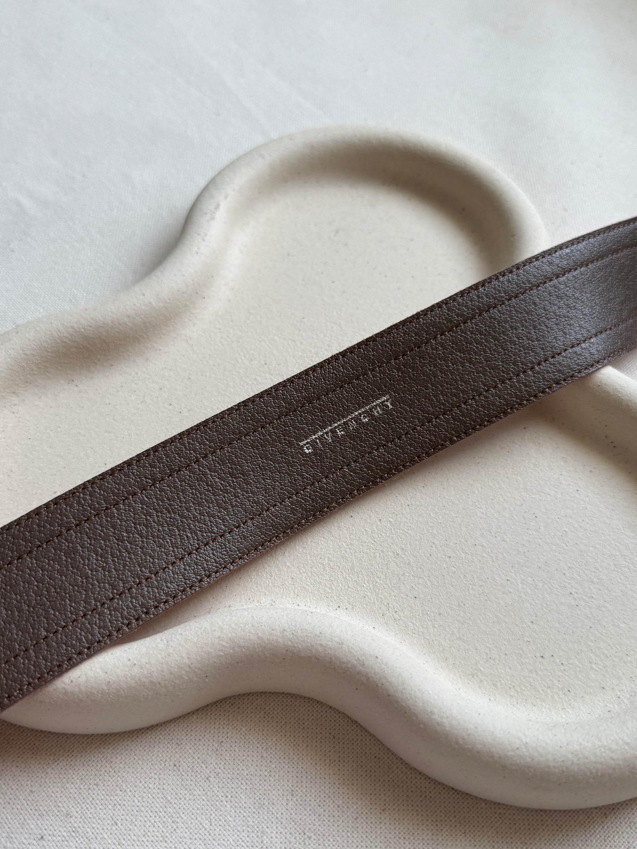 Ceinture Givenchy vintage - Daim rose et boucle dorée