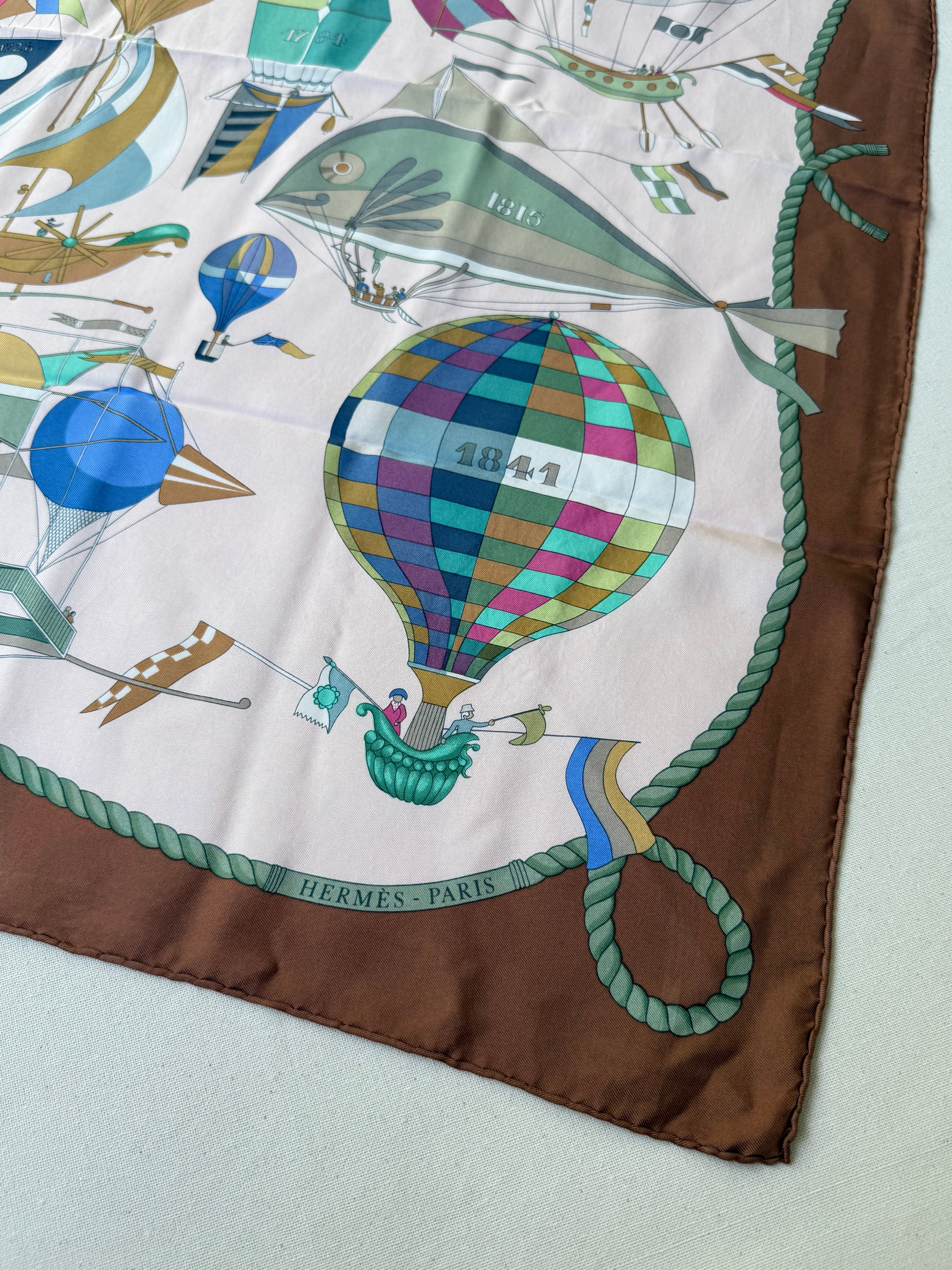 Foulard Hermès – Modèle Les Folies du Ciel