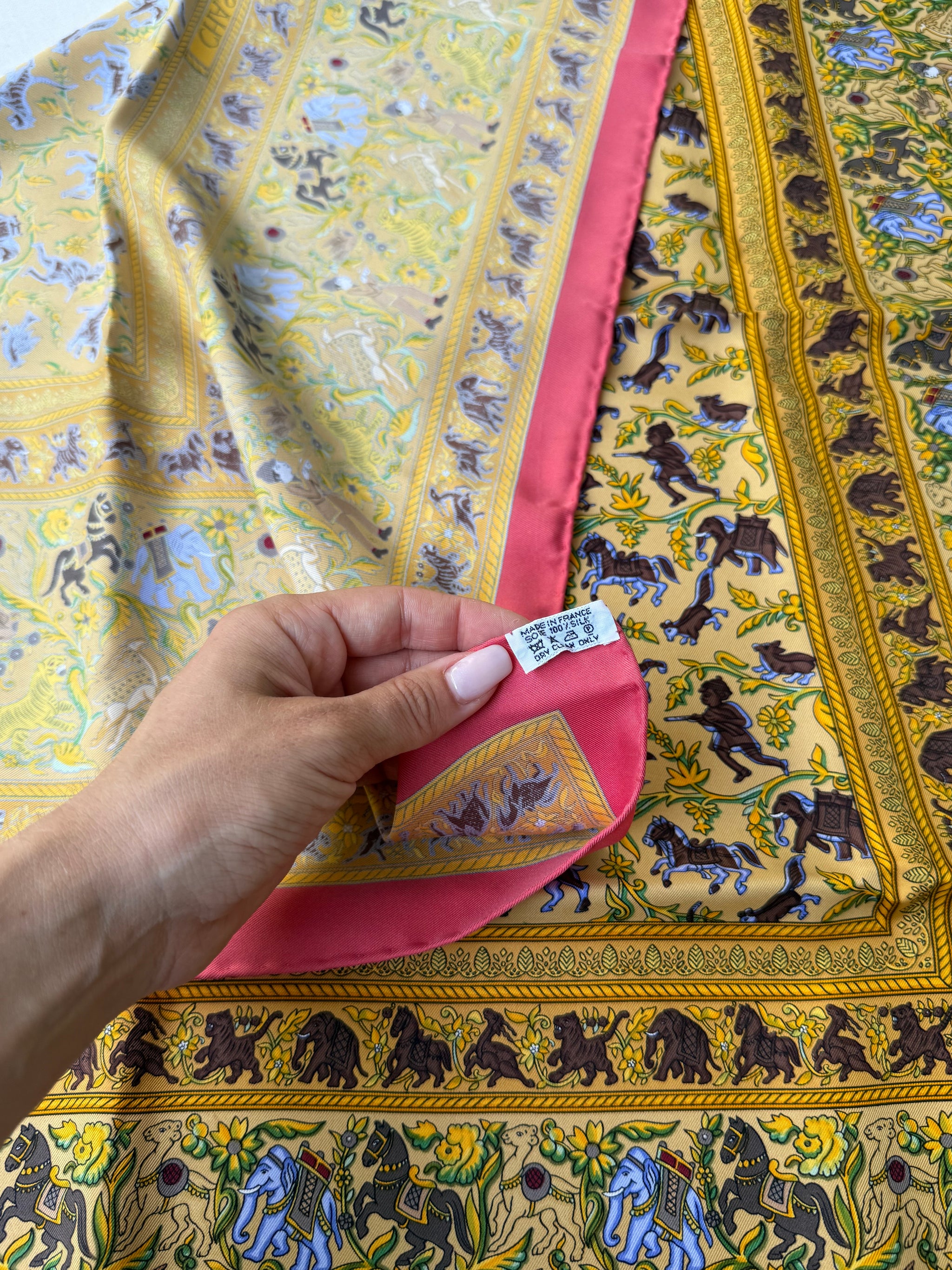 Foulard Hermès – Modèle Chasse en Inde
