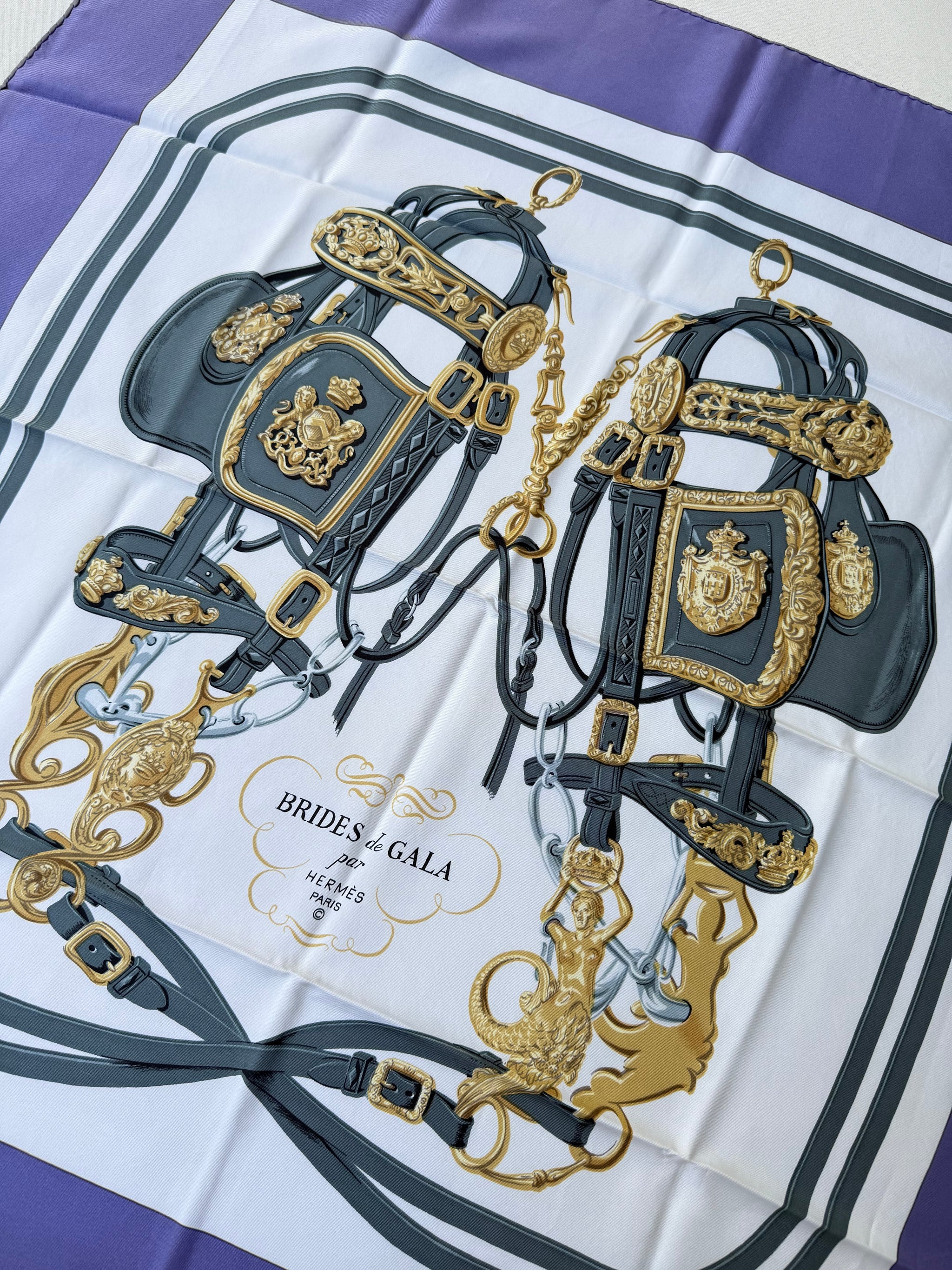 Foulard Hermès – Modèle Brides de Gala