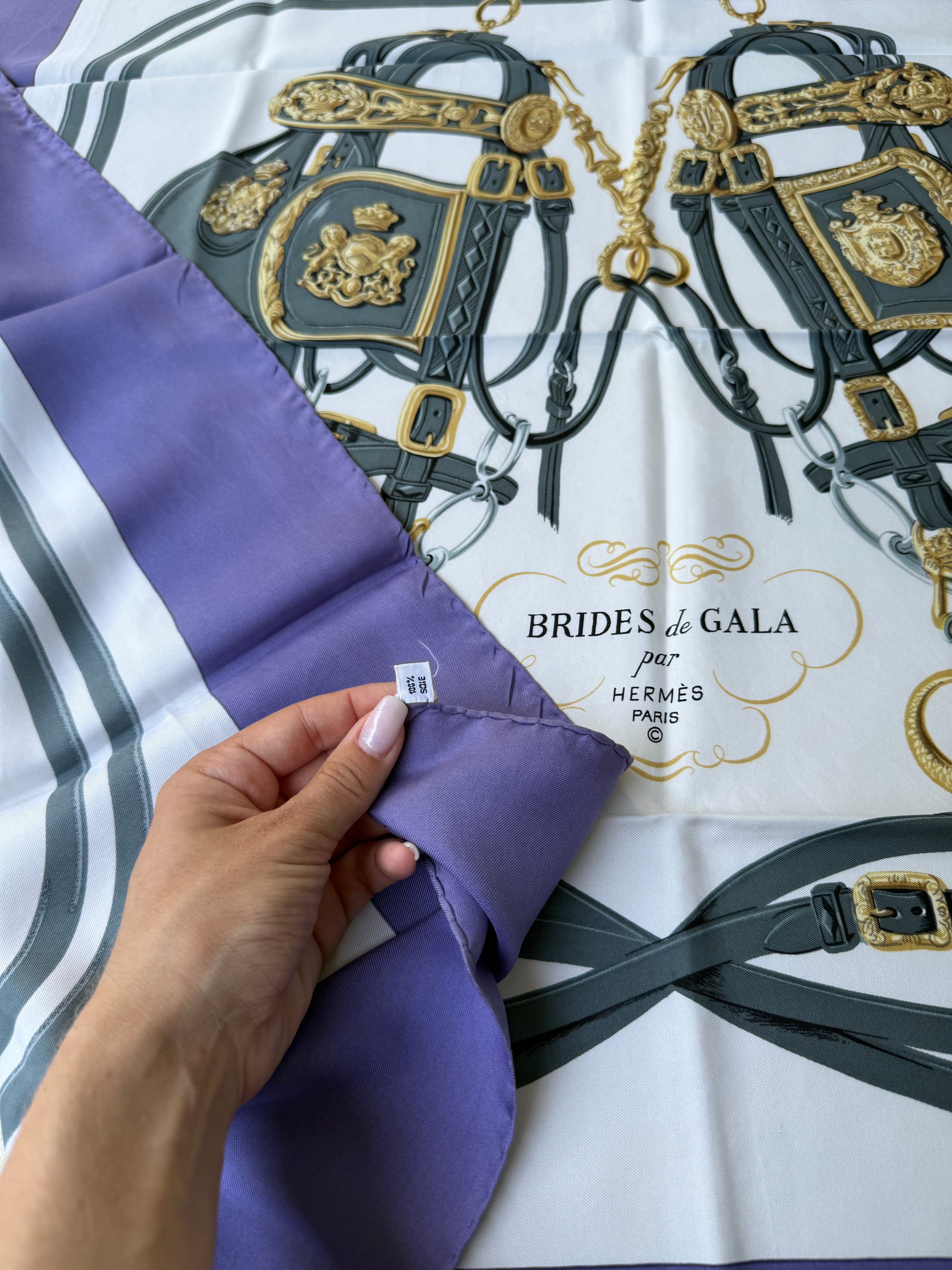 Foulard Hermès – Modèle Brides de Gala