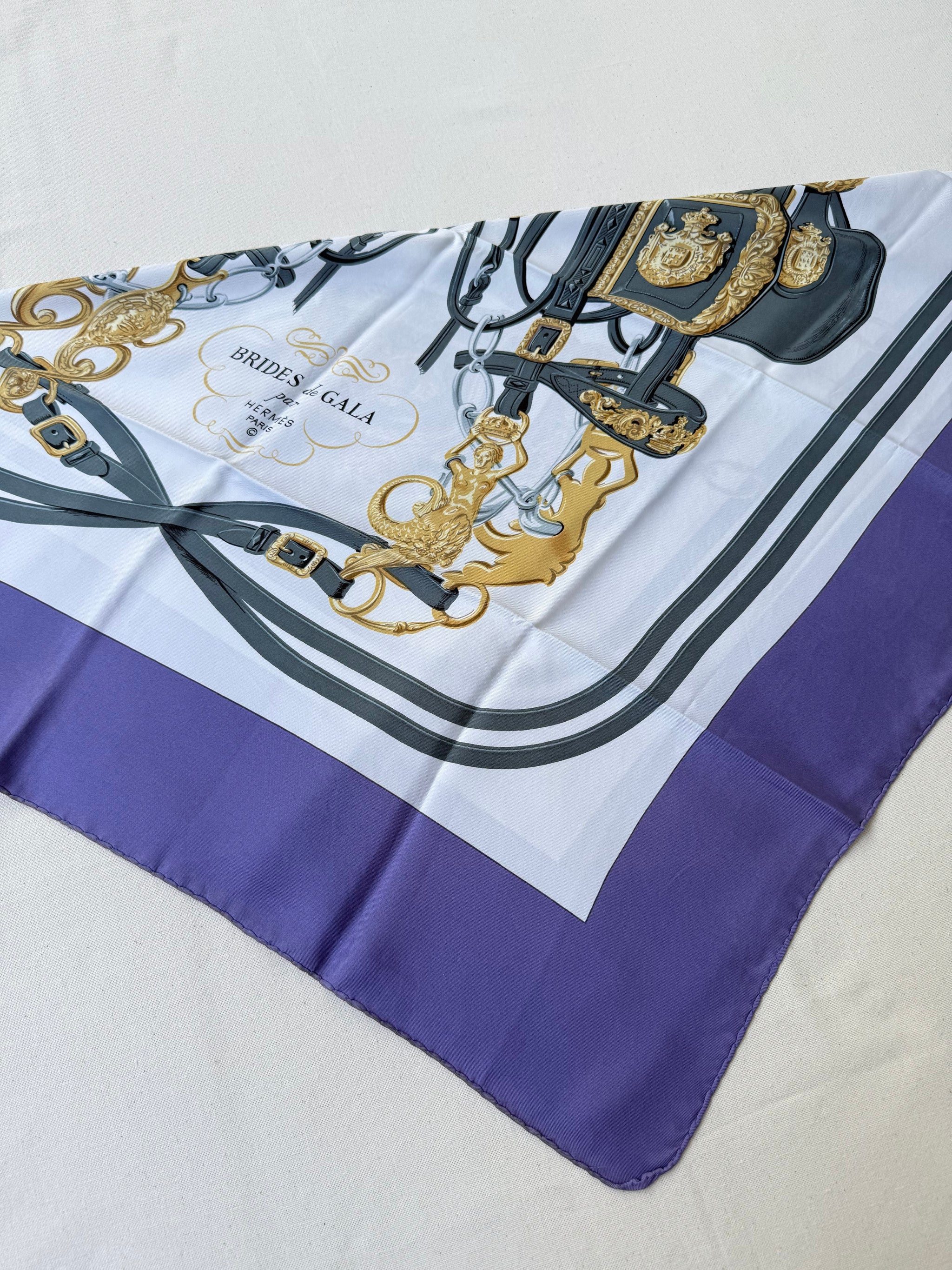 Foulard Hermès – Modèle Brides de Gala