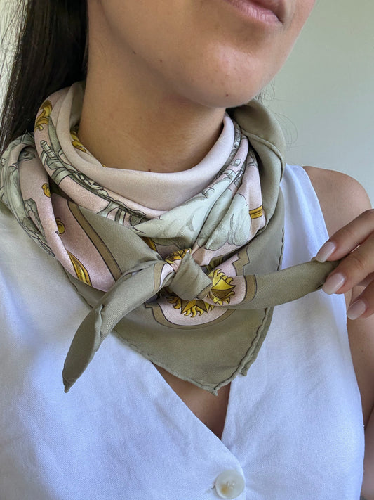 Foulard Hermès – Modèle Cosmos