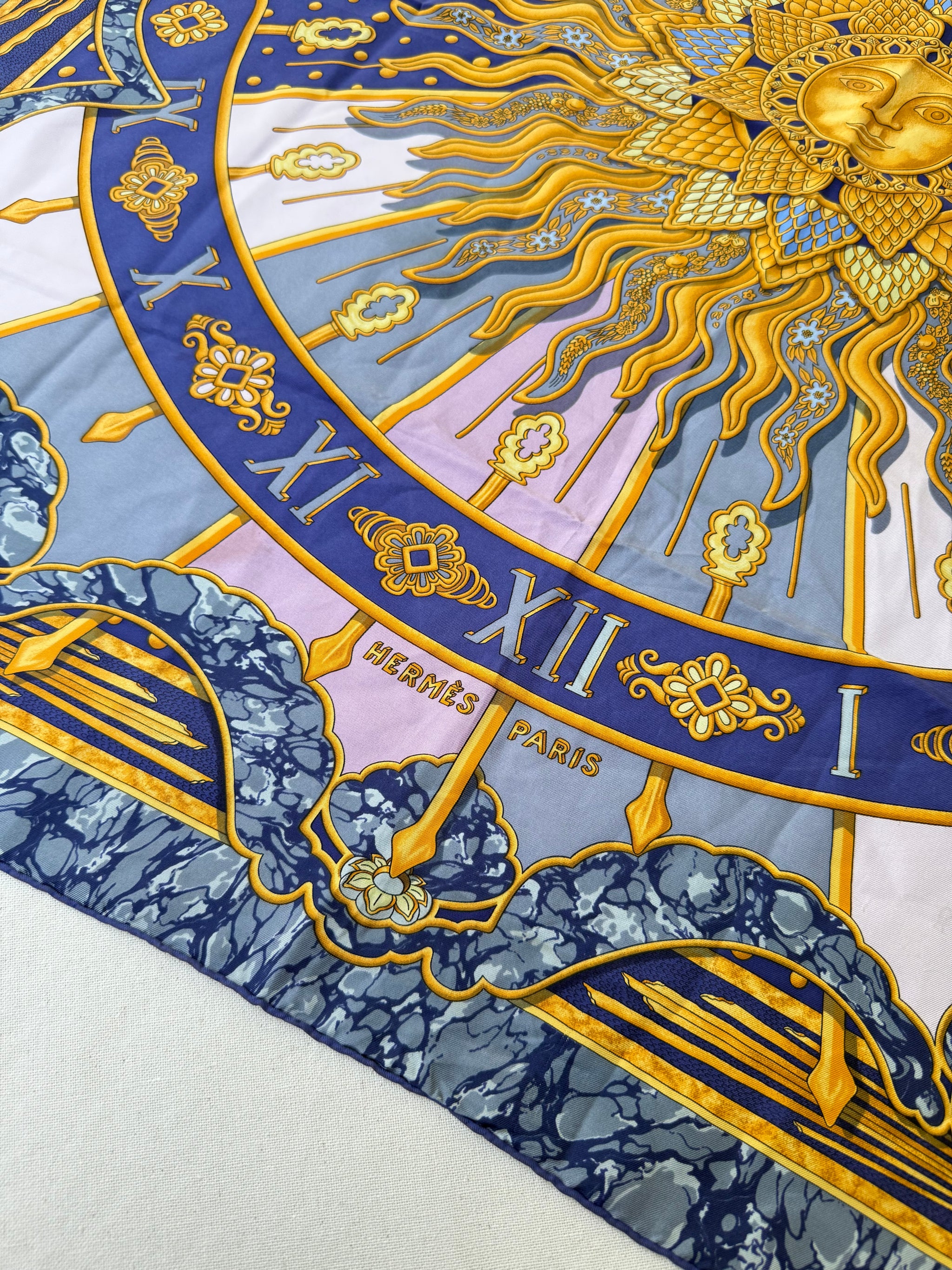Foulard Hermès – Modèle Carpe Diem