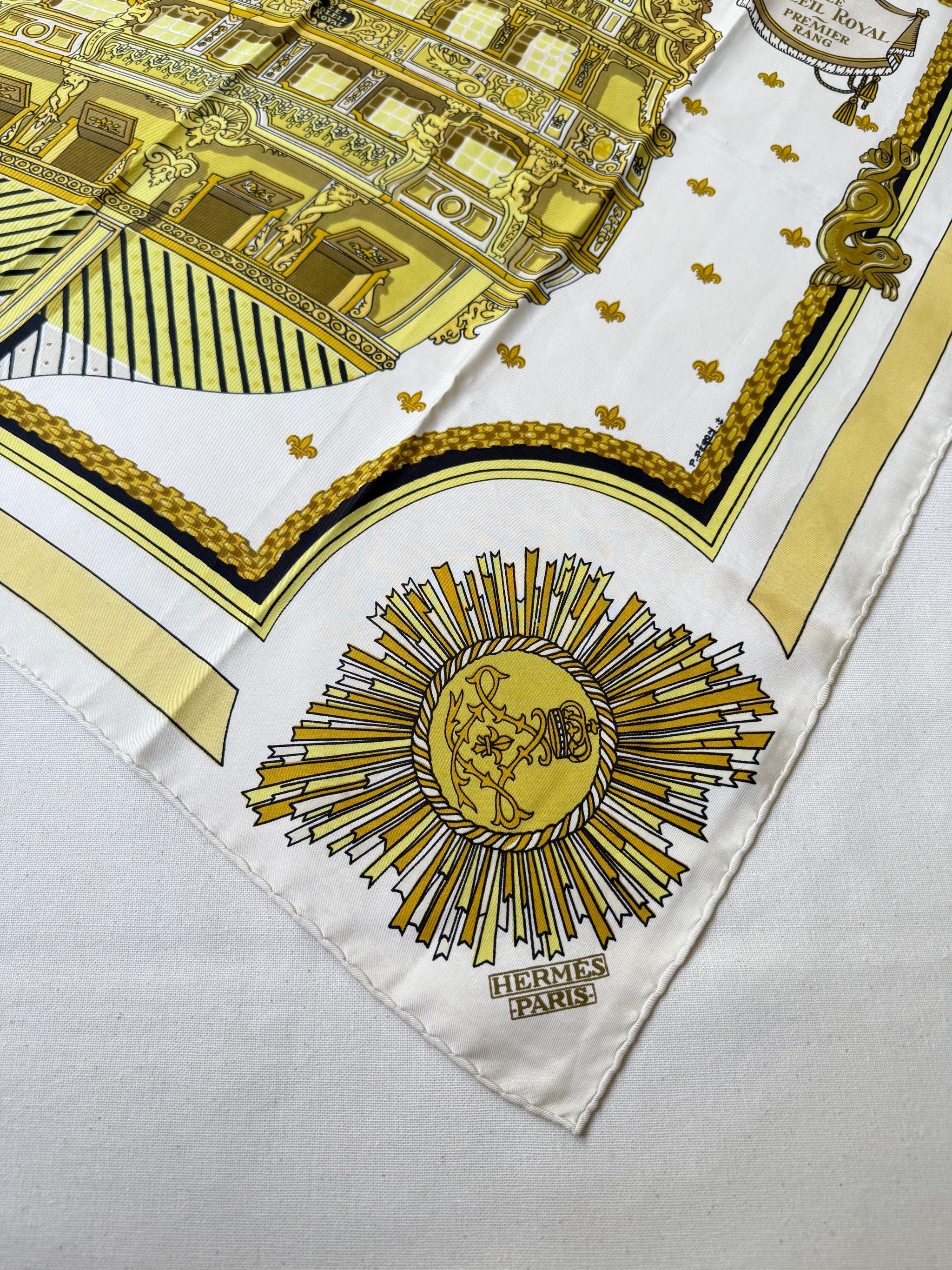 Foulard Hermès – Modèle Soleil Royal