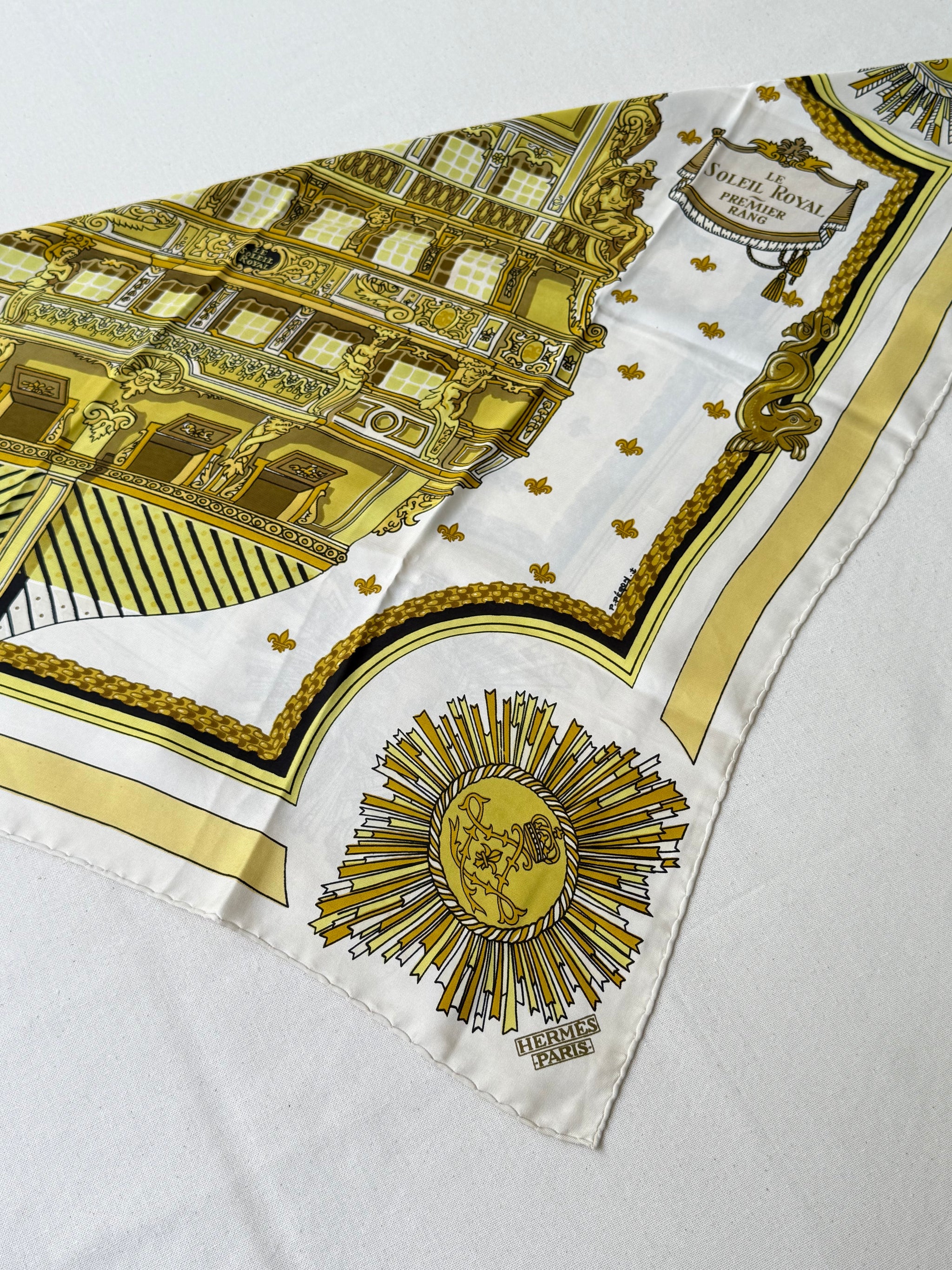 Foulard Hermès – Modèle Soleil Royal