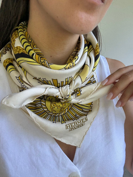 Foulard Hermès – Modèle Soleil Royal