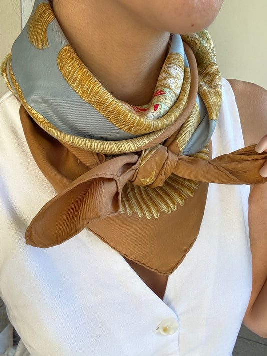 Foulard Hermès – Modèle Poste et Cavalerie