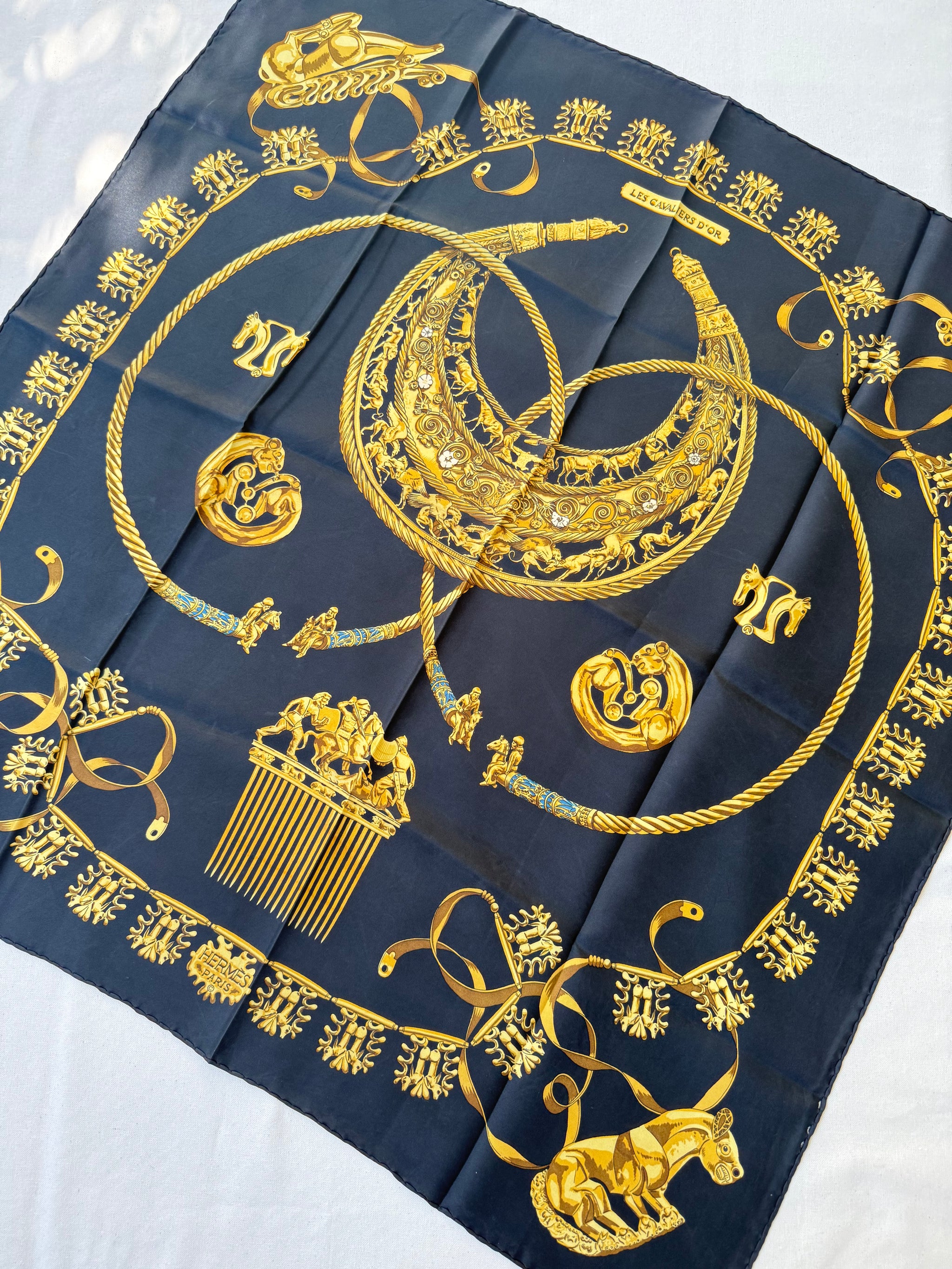 Foulard Hermès – Modèle Les Cavaliers d'Or