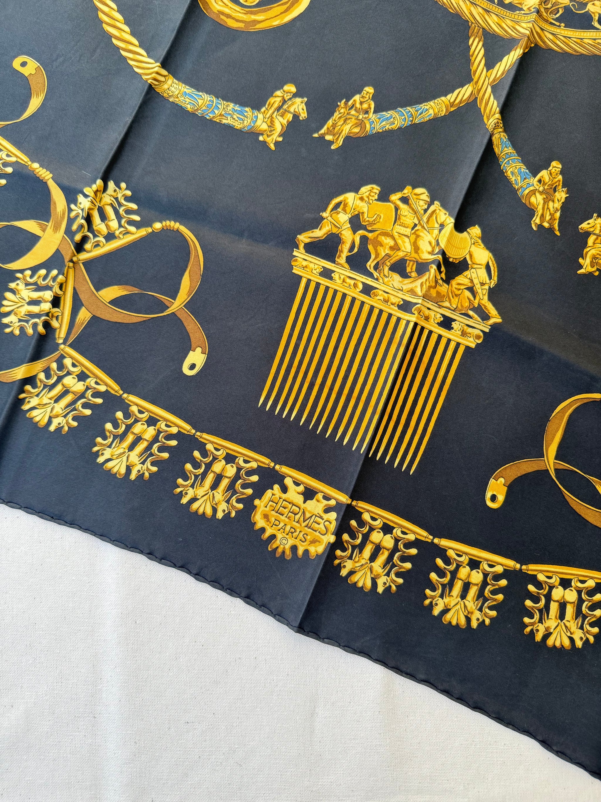 Foulard Hermès – Modèle Les Cavaliers d'Or