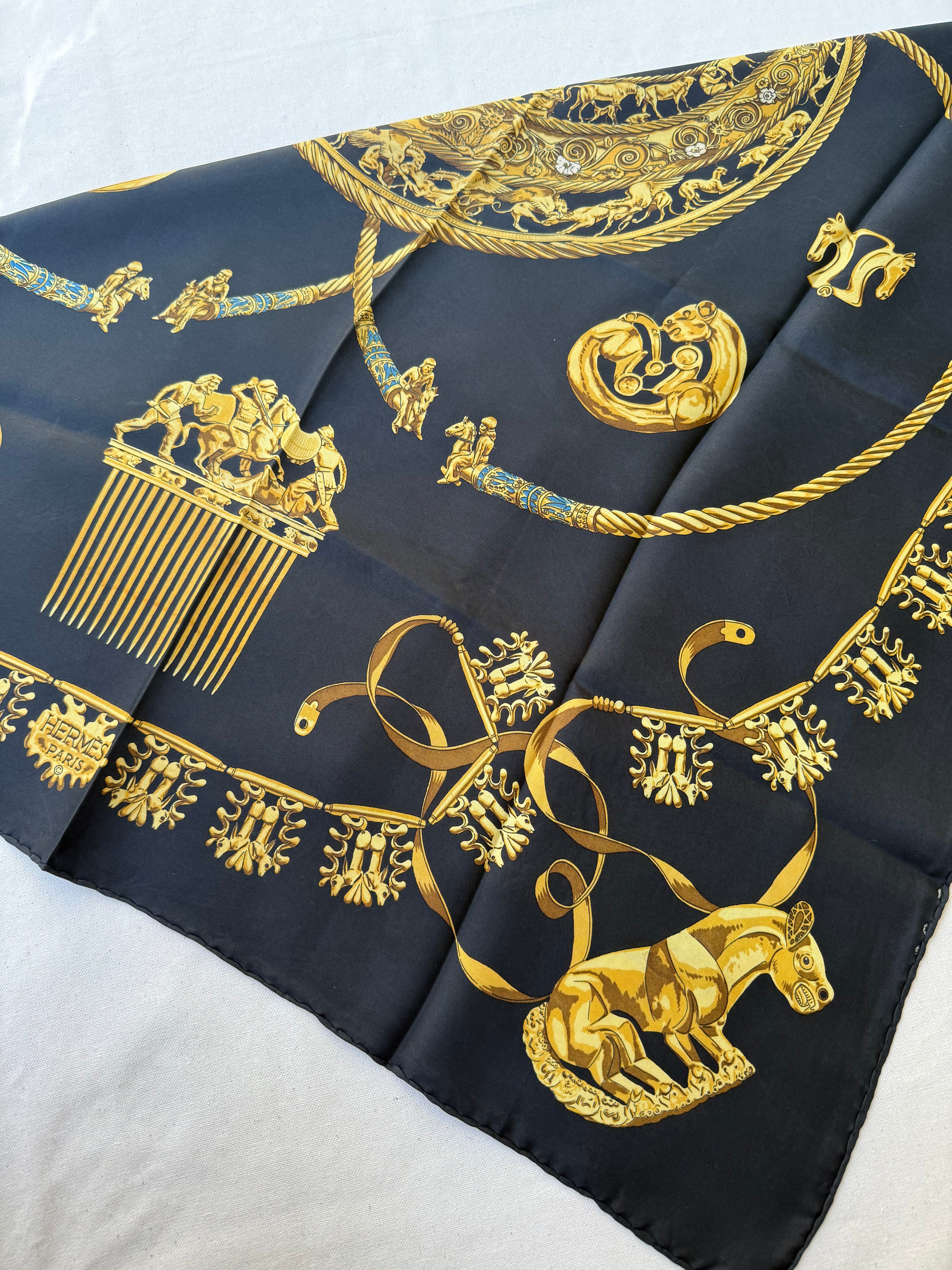 Foulard Hermès – Modèle Les Cavaliers d'Or