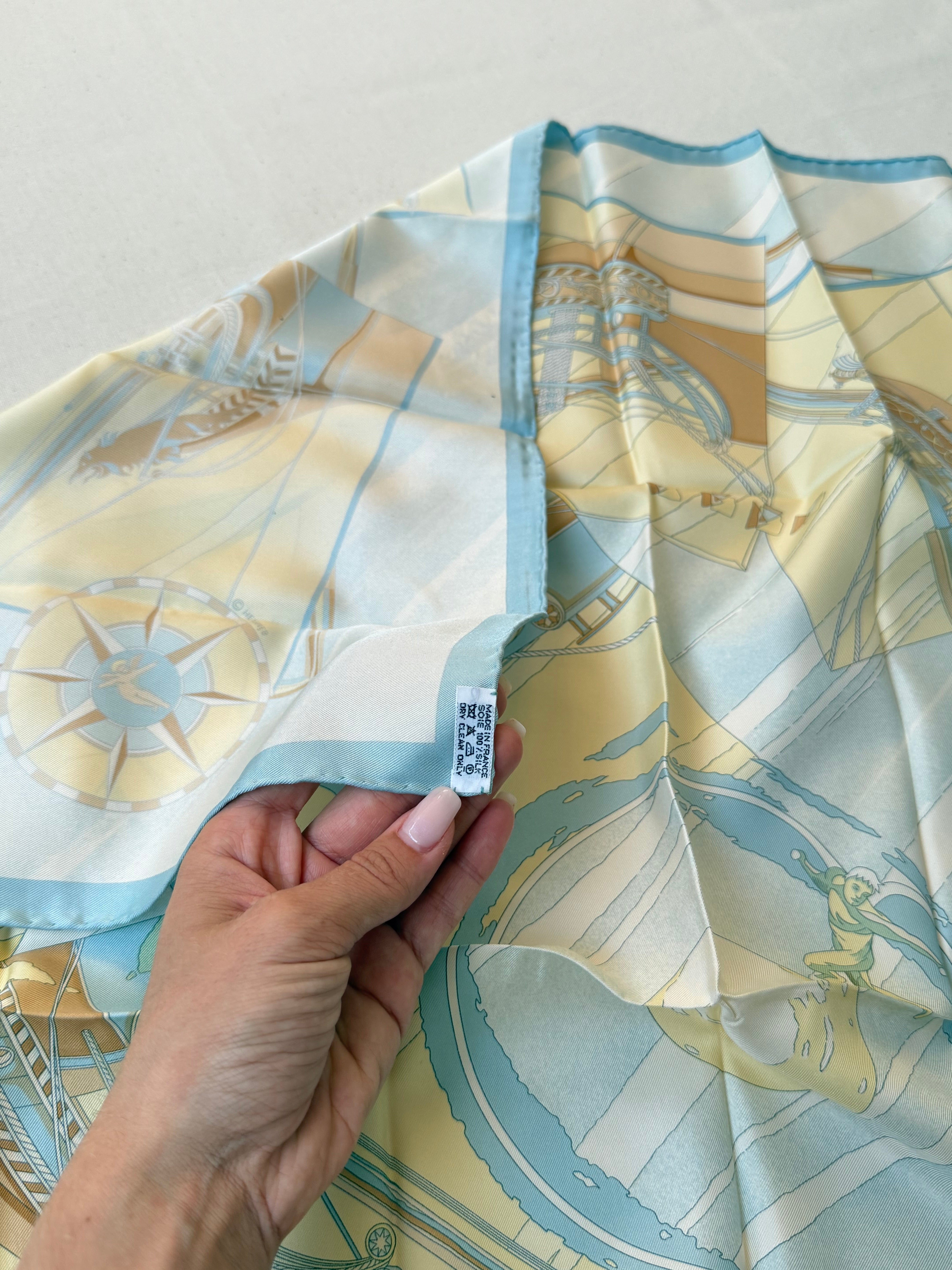 Foulard Hermès – Modèle Face au large
