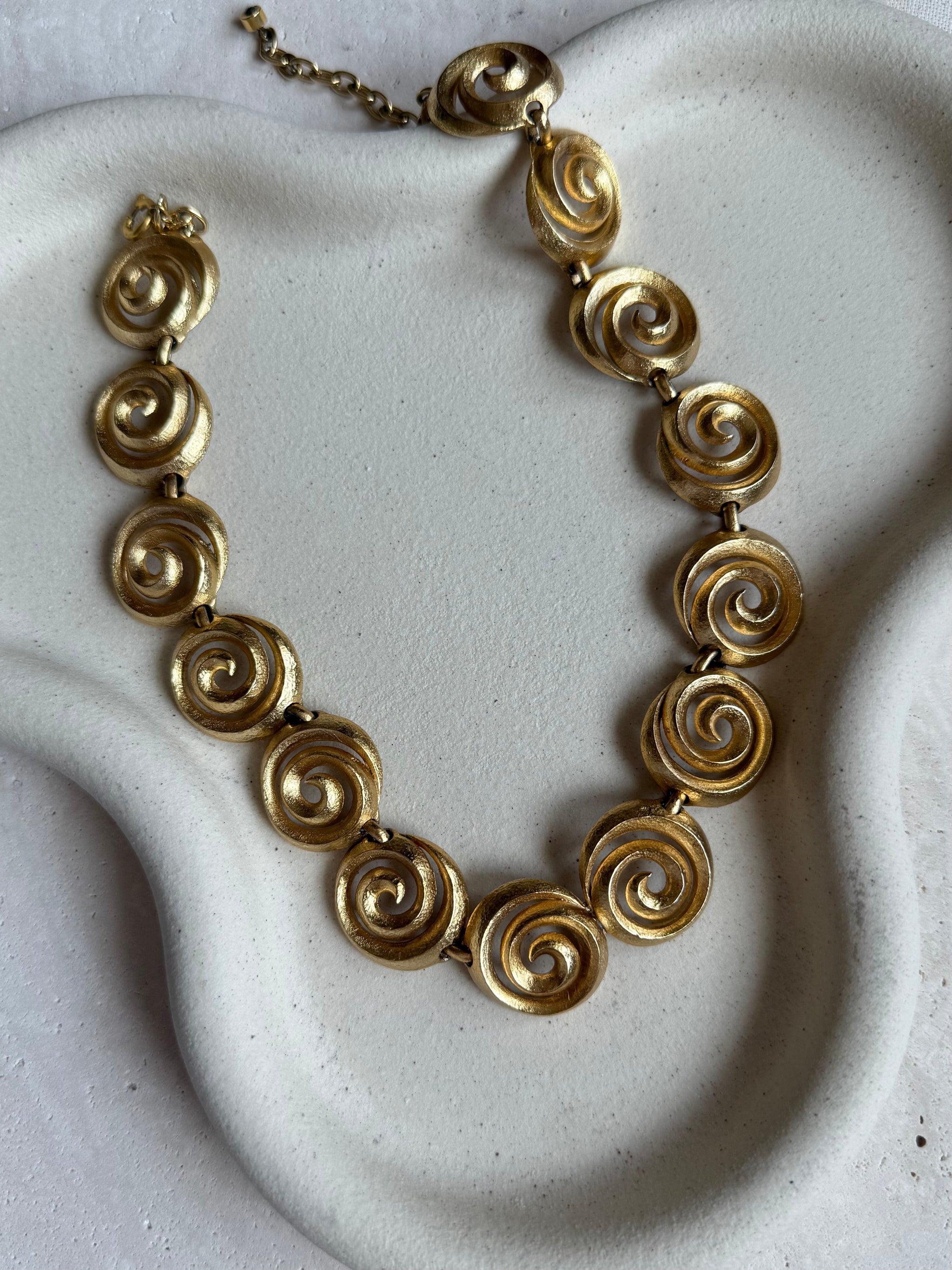 Collier vintage maille escargot Helena Rubinstein