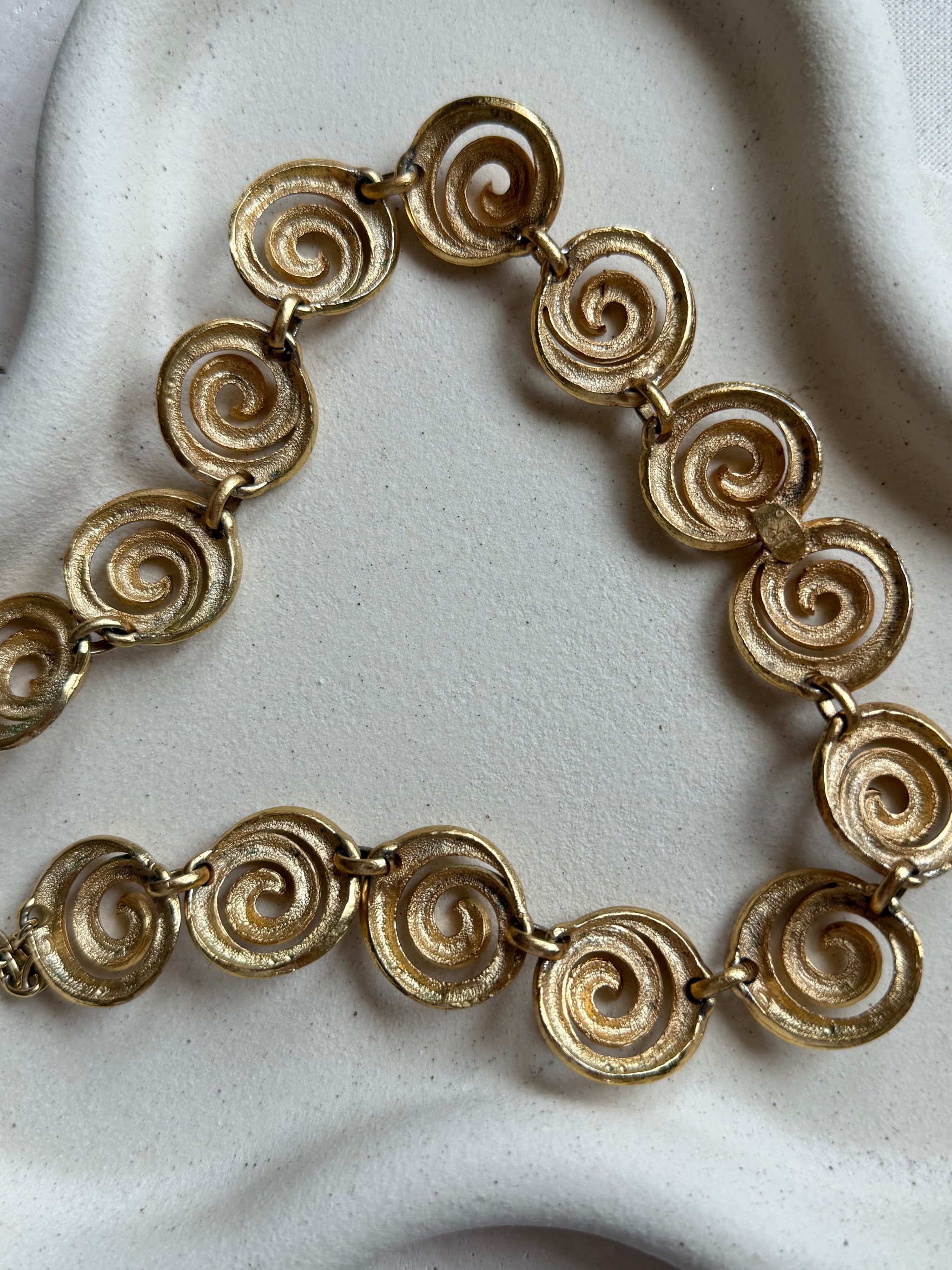 Collier vintage maille escargot Helena Rubinstein