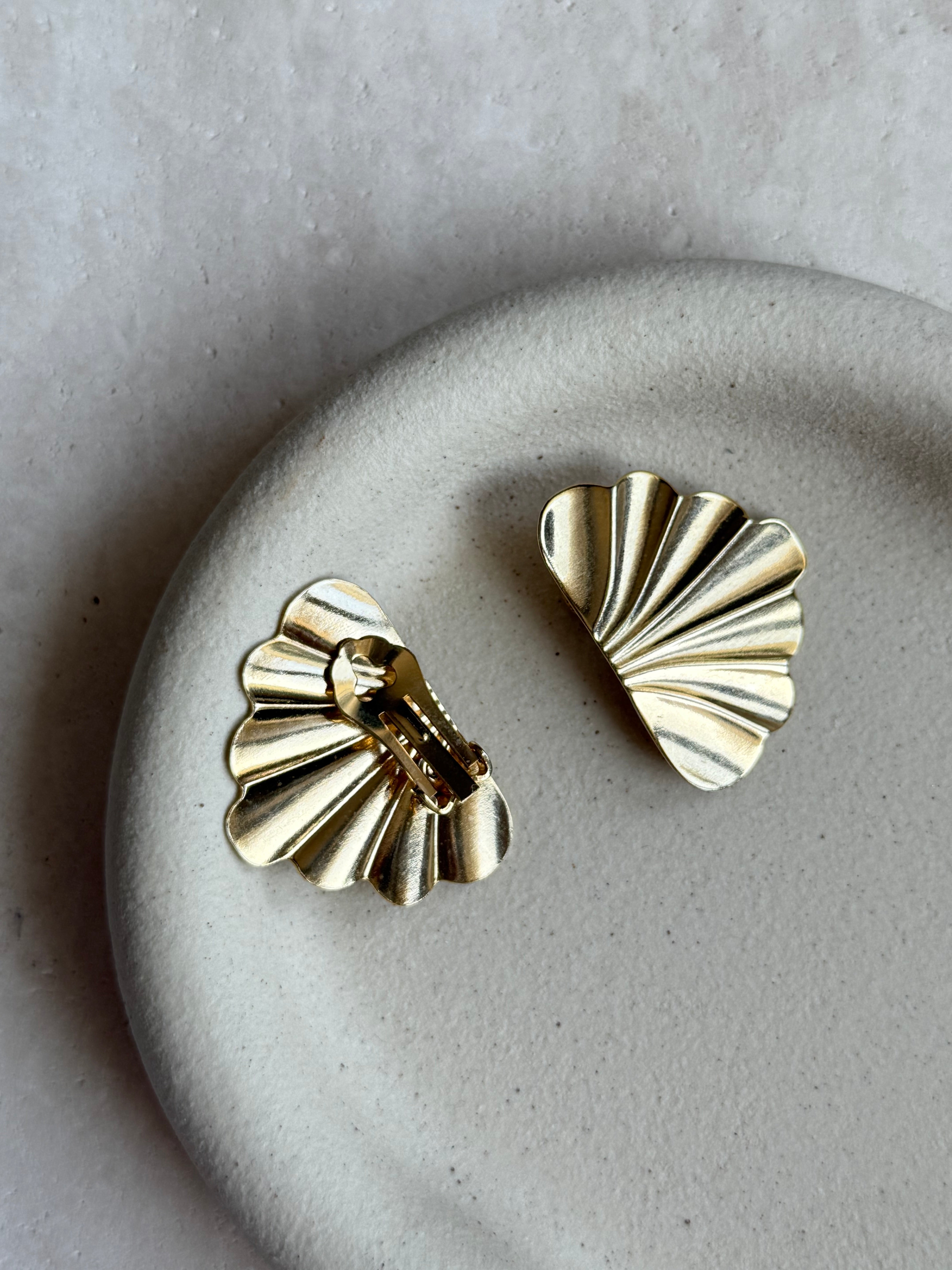 Boucles d’oreilles vintage éventails dorés