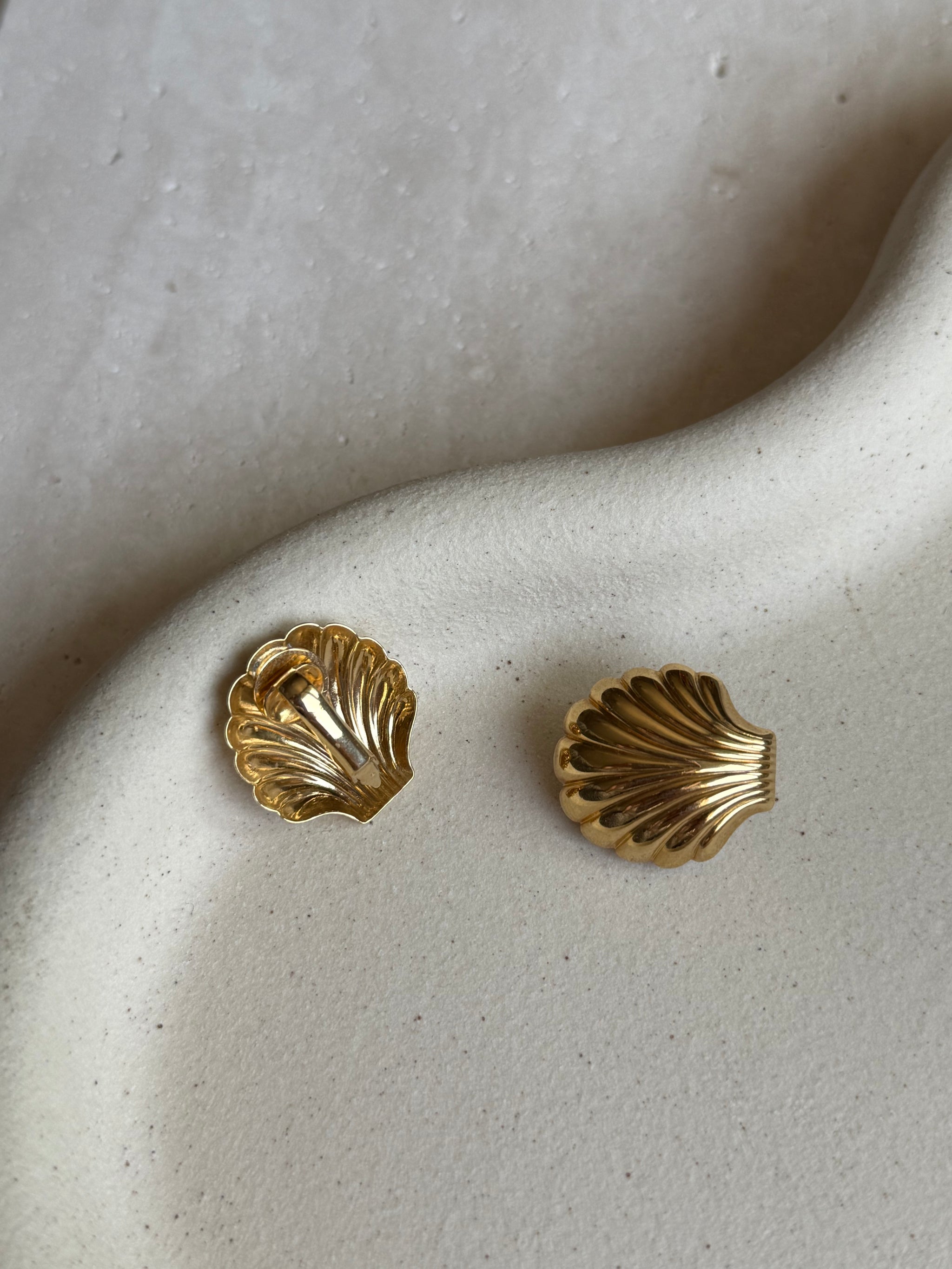 Boucles d’oreilles vintage coquillages dorés