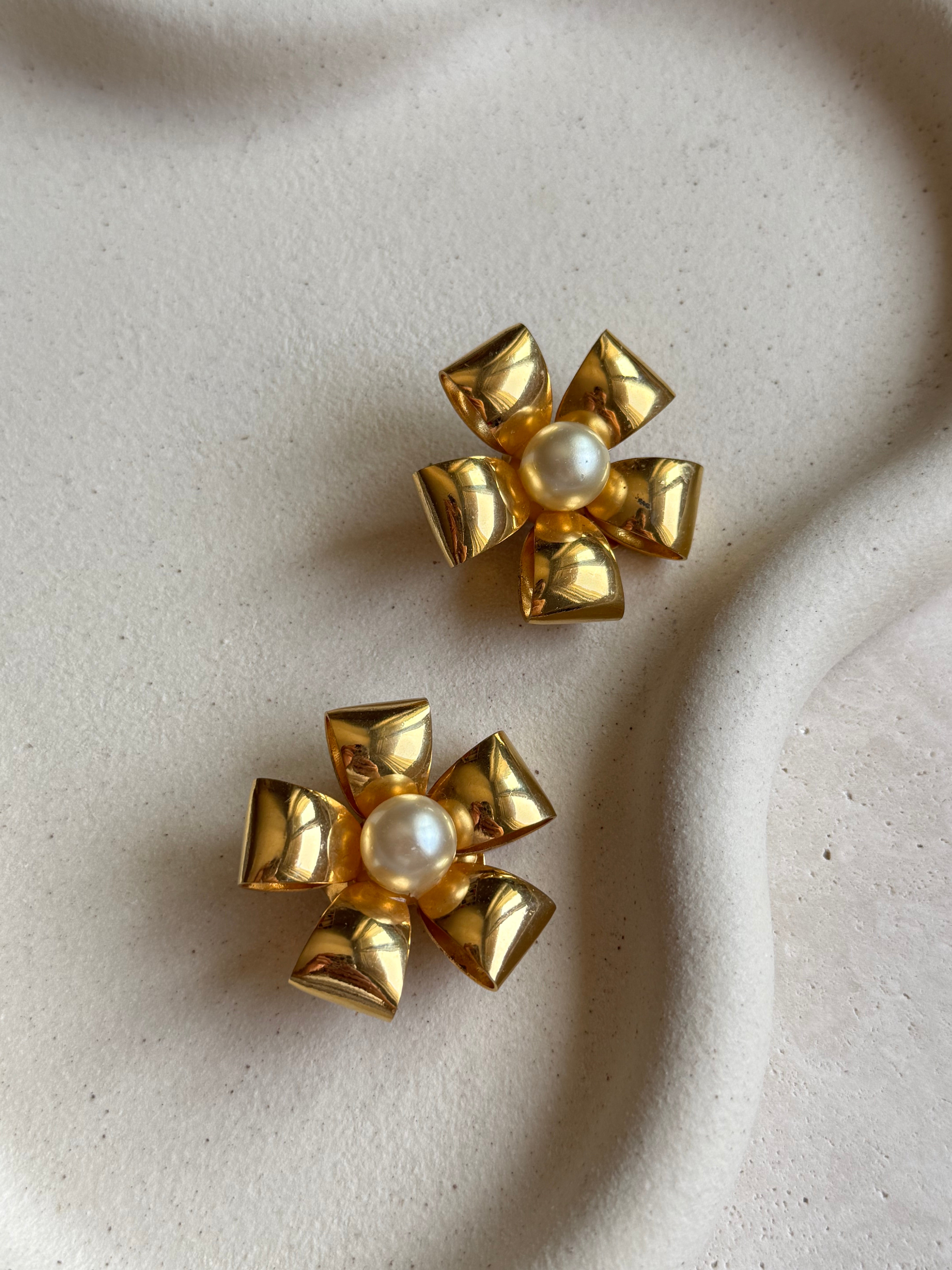 XL vintage floral faux pearl earrings