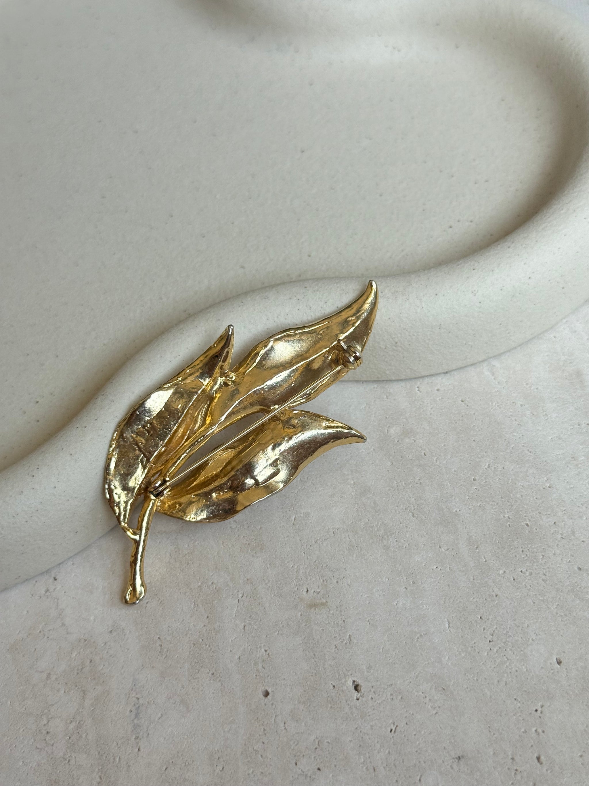 Broche feuilles dorées vintage