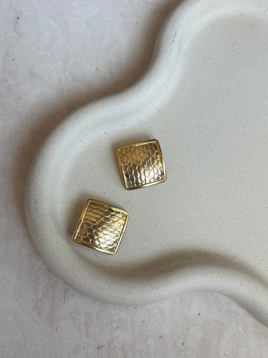 Boucles d’oreilles vintage carrées motifs écailles