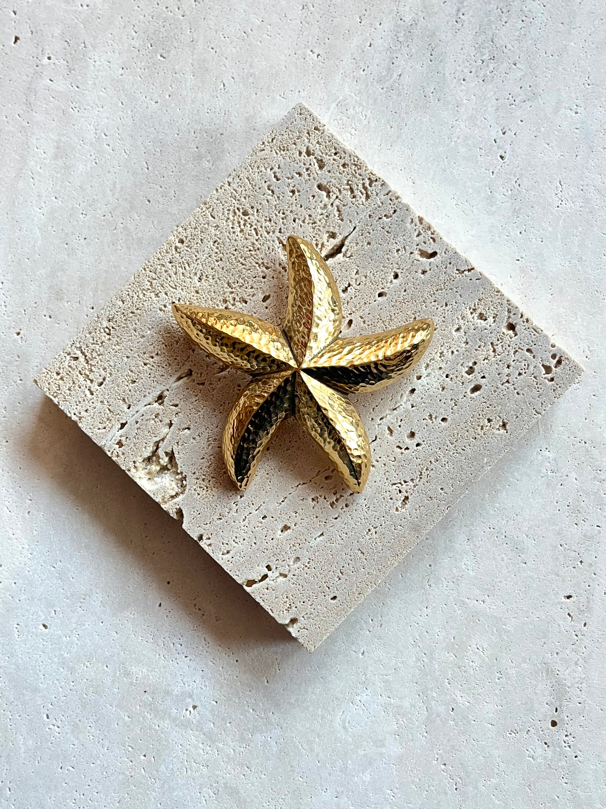 Broche Rochas vintage - Etoile de mer dorée