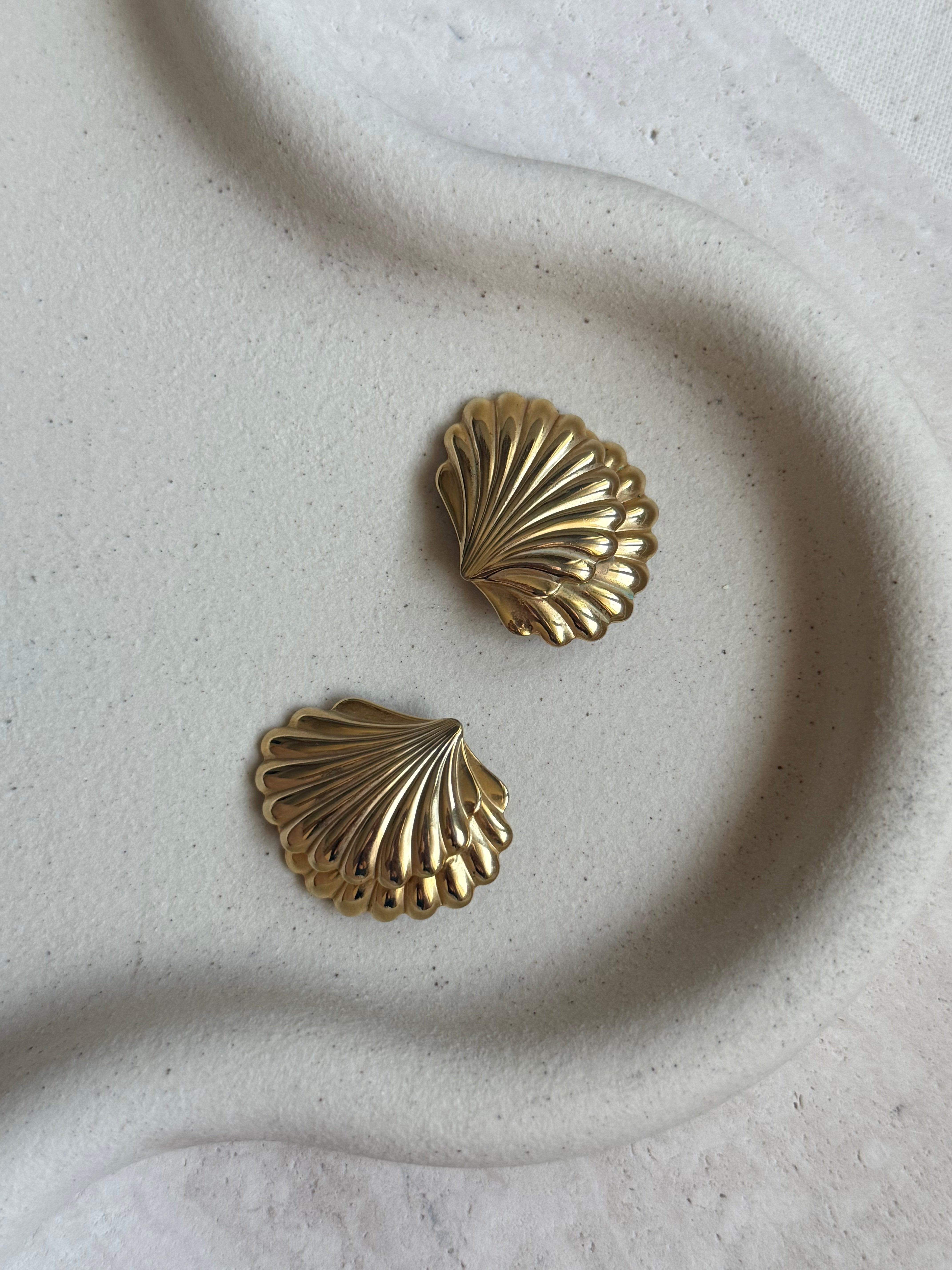 Boucles d’oreilles vintage coquillages dorés