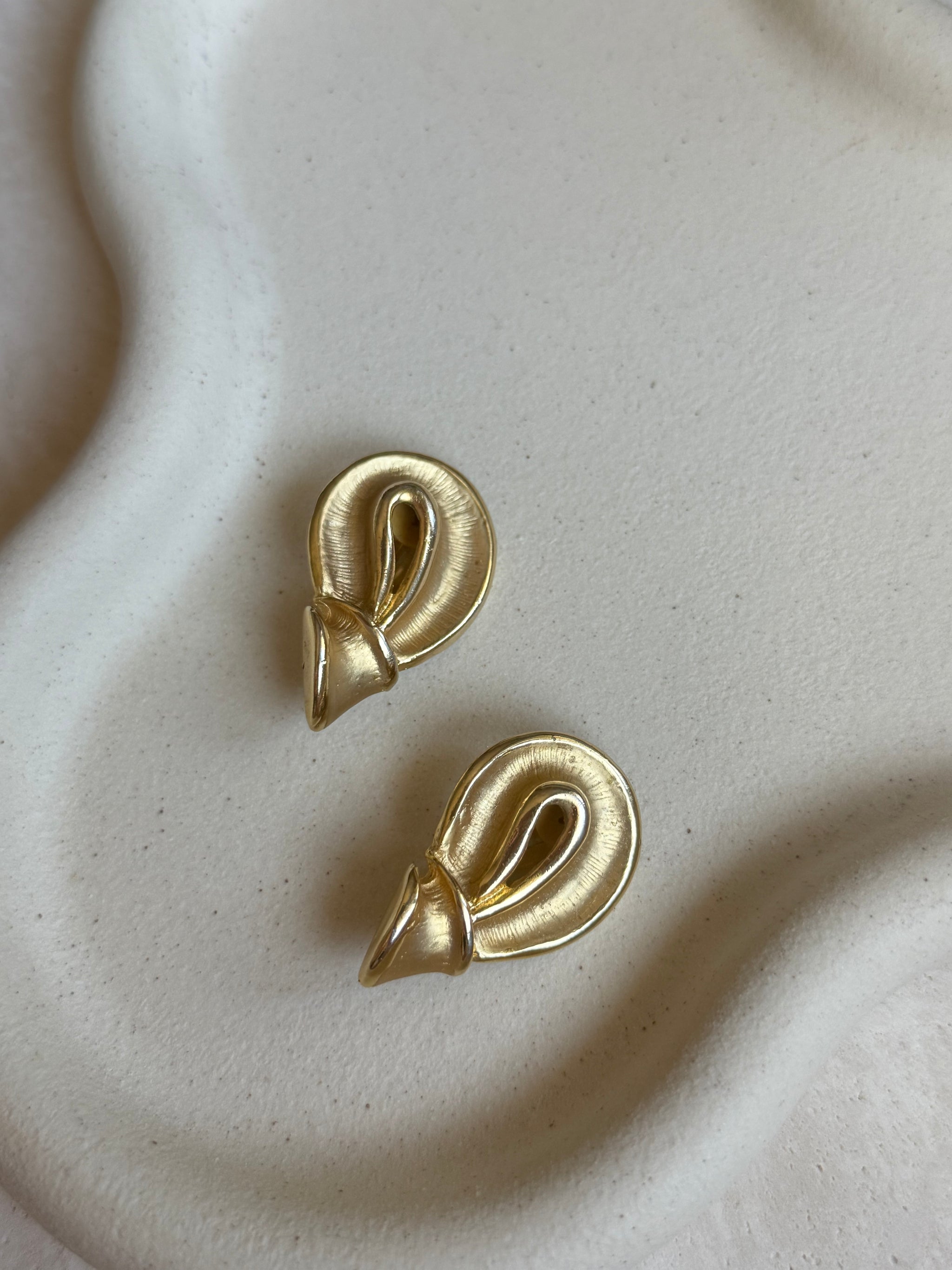 Boucles d’oreilles vintage - Noeud doré
